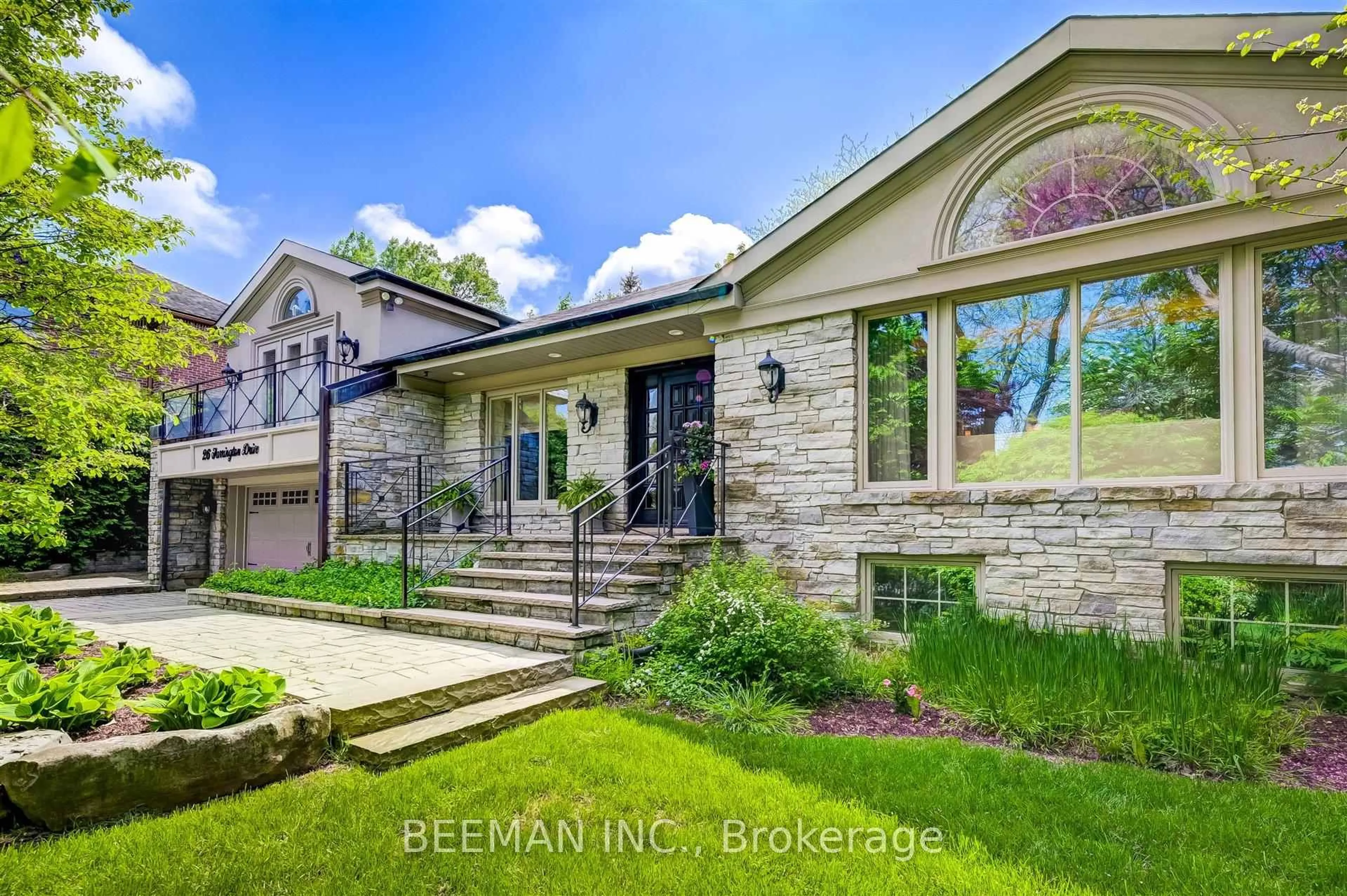Home with brick exterior material, mountain view for 26 Farrington Dr, Toronto Ontario M2L 2B6