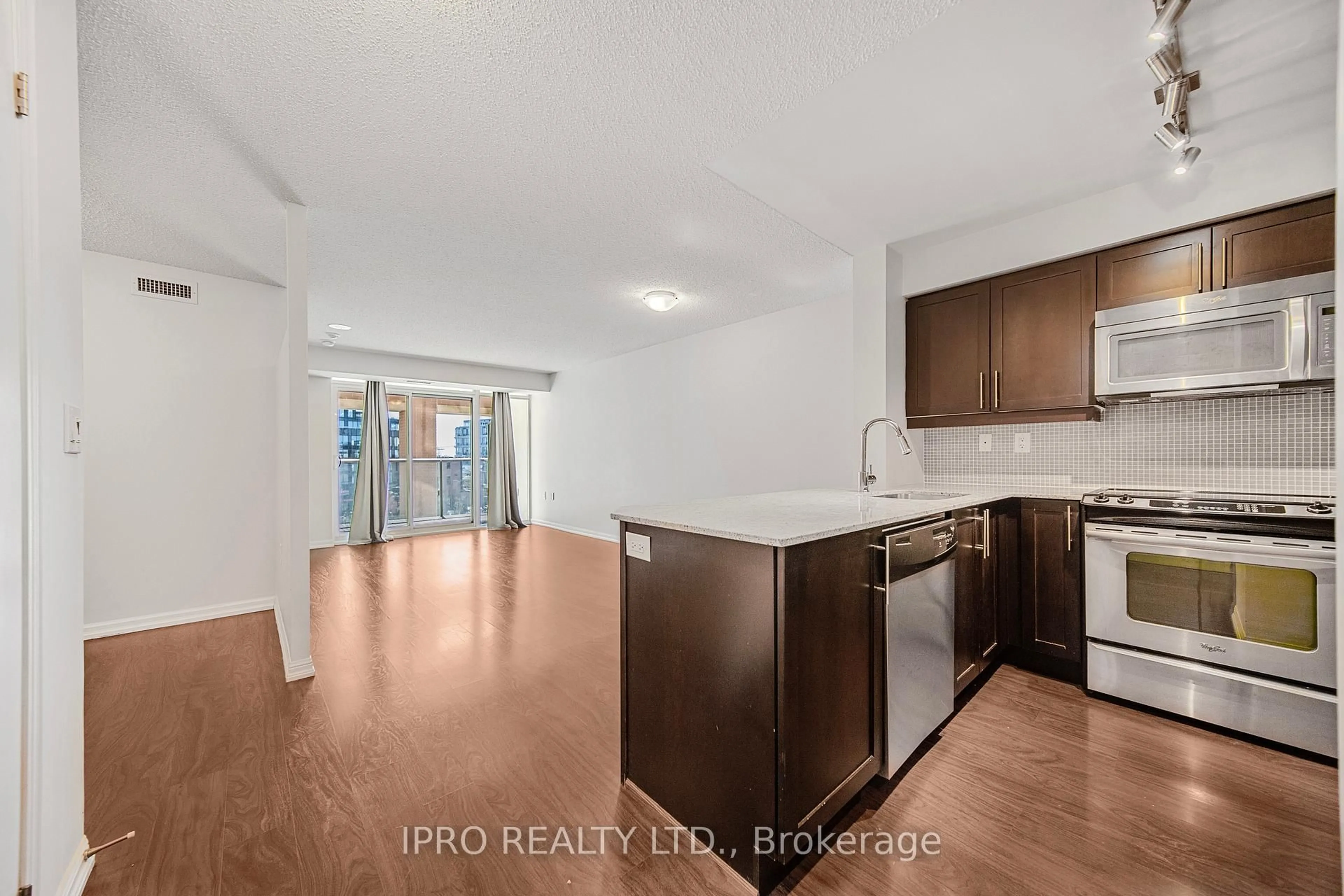 Unknown for 125 Western Battery Rd #508, Toronto Ontario M6K 3R8