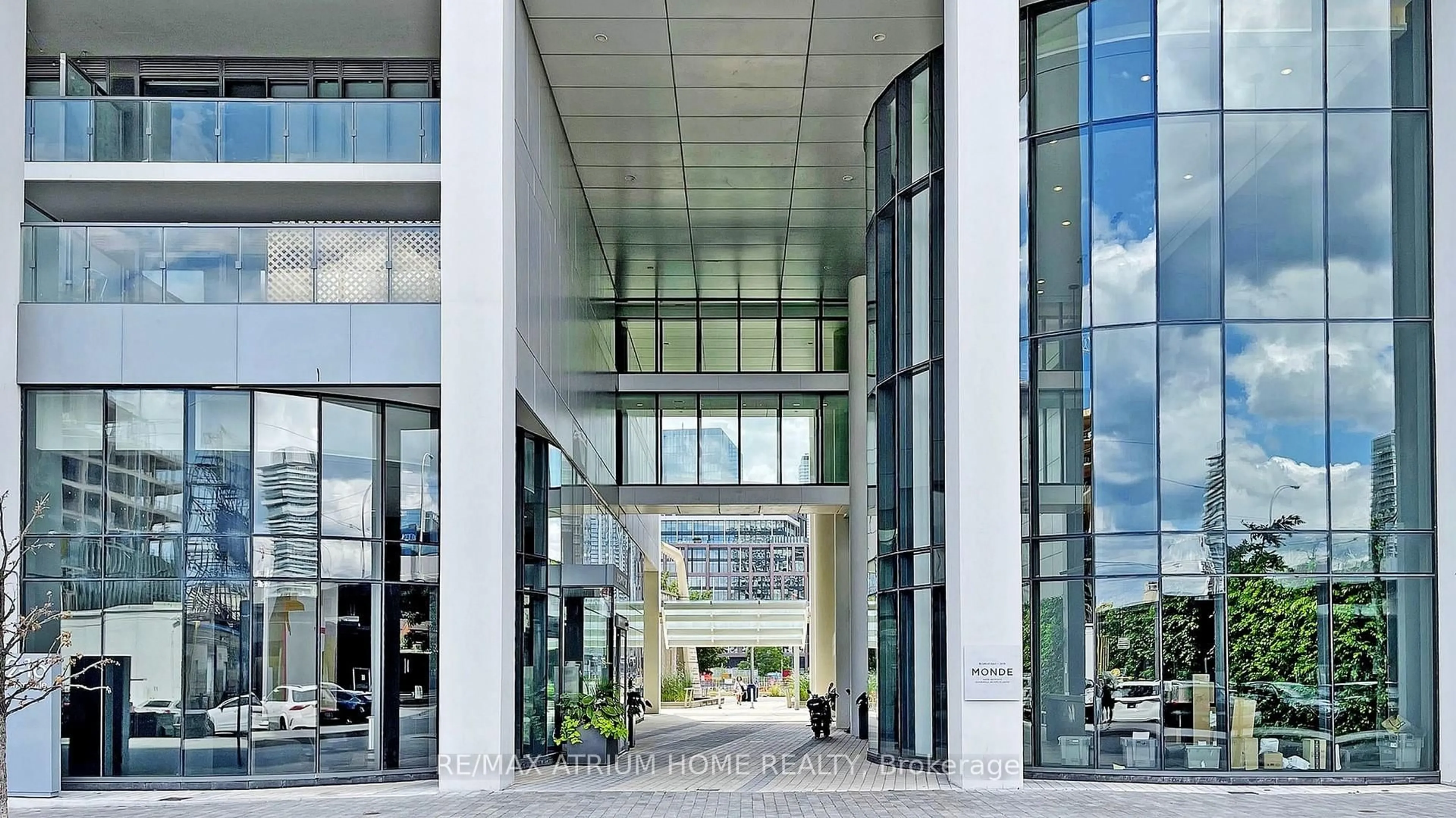 Indoor foyer for 16 Bonnycastle St #1402, Toronto Ontario M5A 0C9