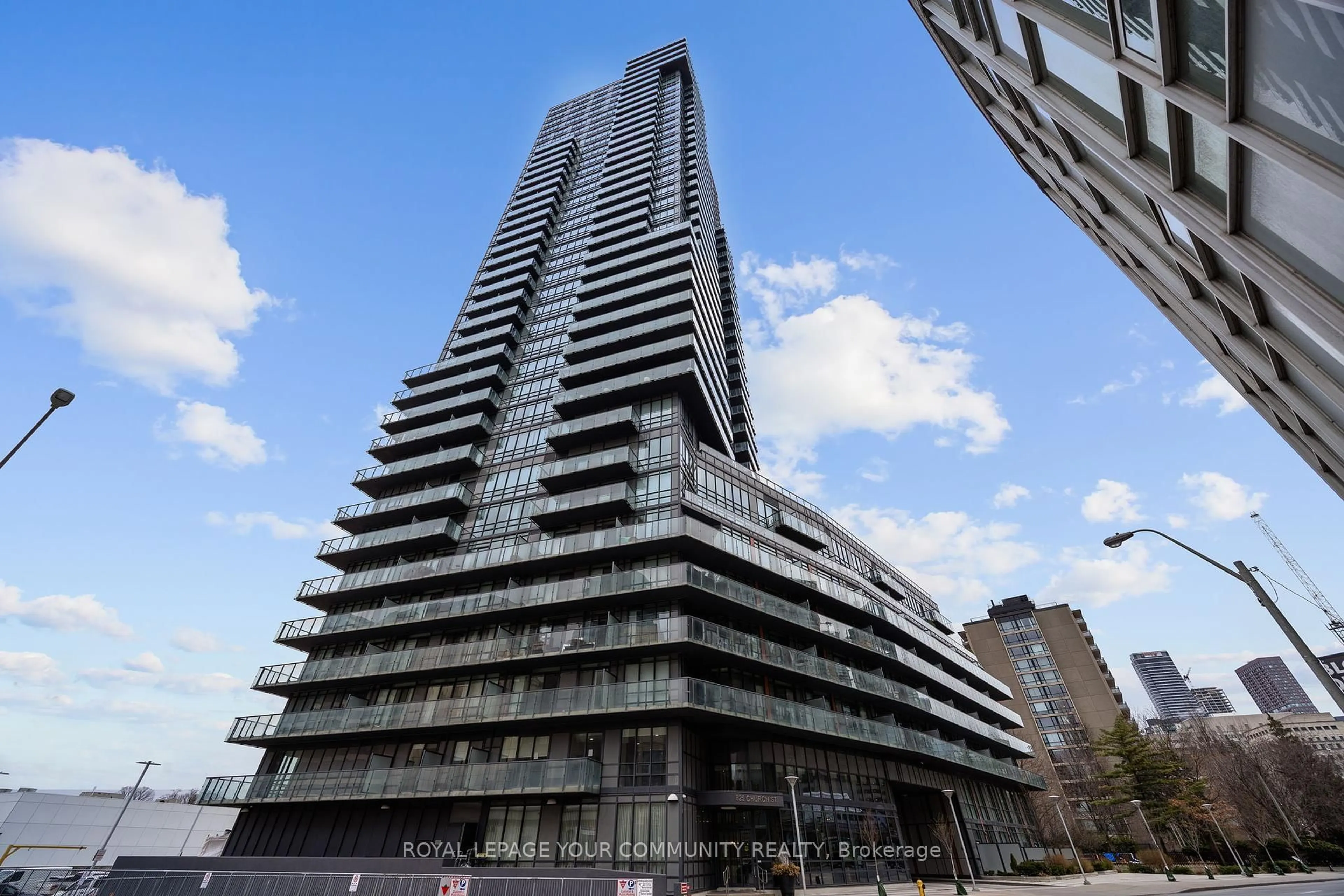 Unknown for 825 Church St #611, Toronto Ontario M4W 3Z4