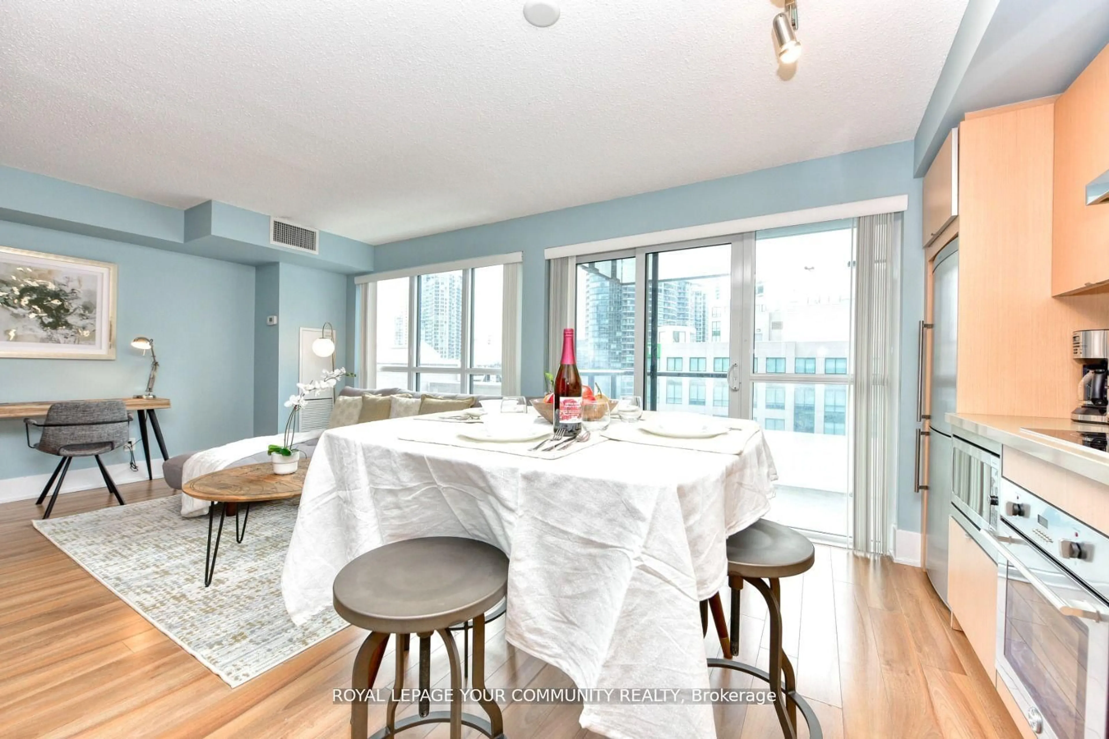 Dining room, unknown for 300 Front St #1014, Toronto Ontario M5V 0E9