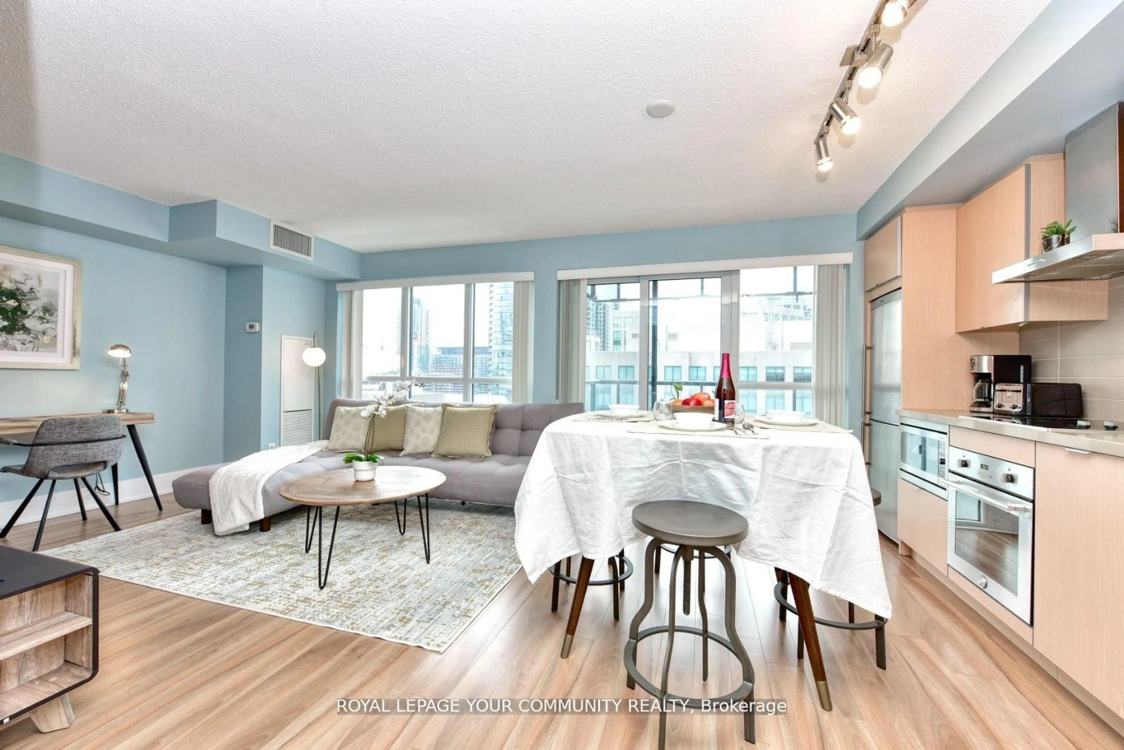 Open concept kitchen, unknown for 300 Front St #1014, Toronto Ontario M5V 0E9