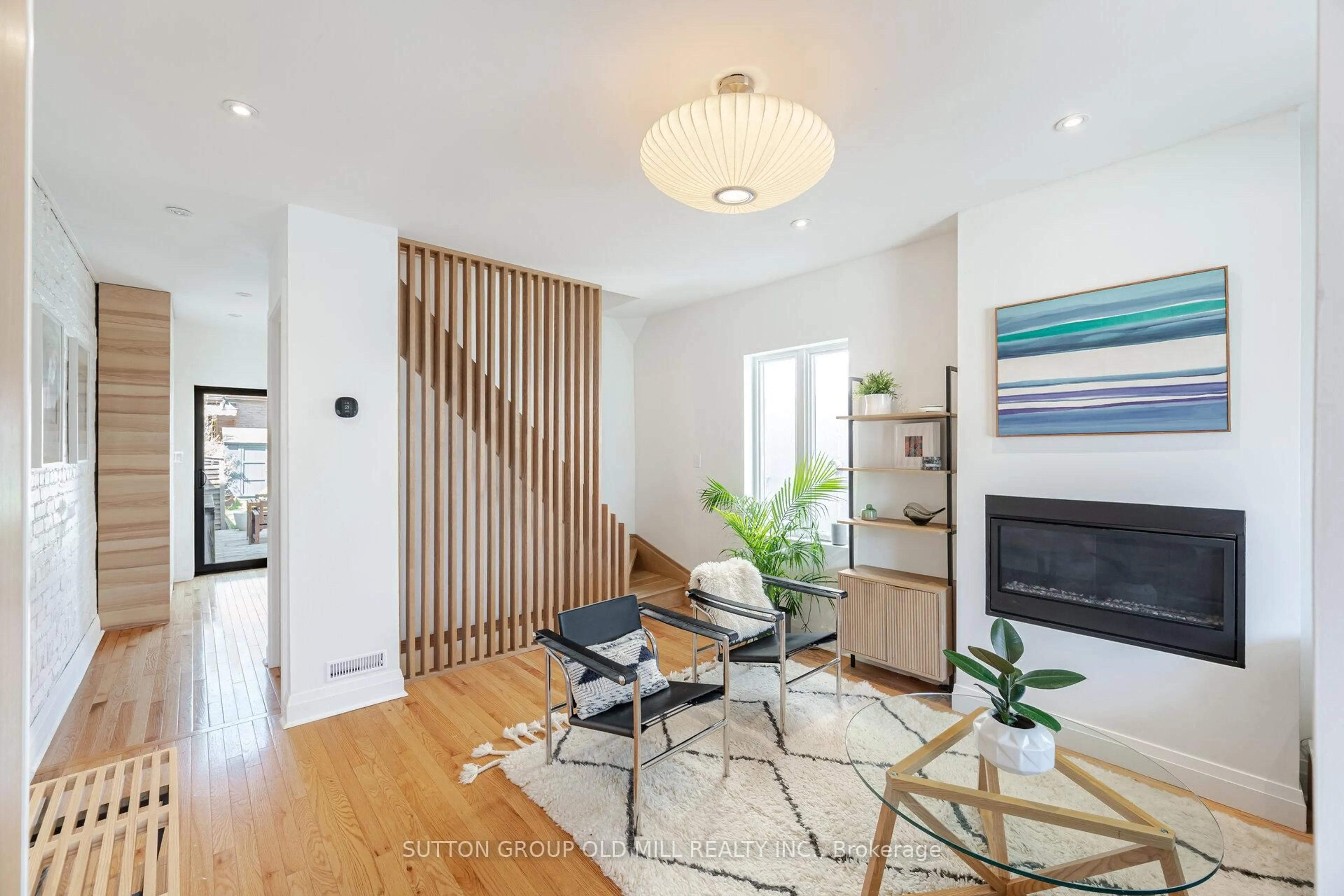 Unknown for 46 Holland Park Ave, Toronto Ontario M6C 1M3