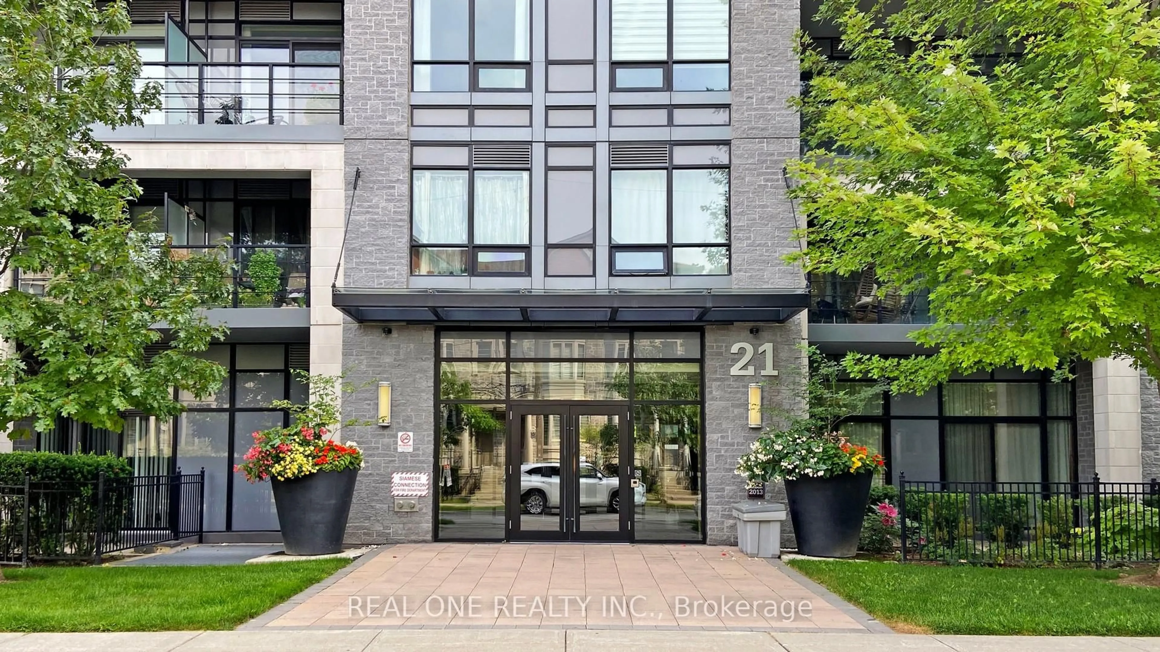 Indoor foyer for 21 Clairtrell Rd #Ph701, Toronto Ontario M2N 5J7