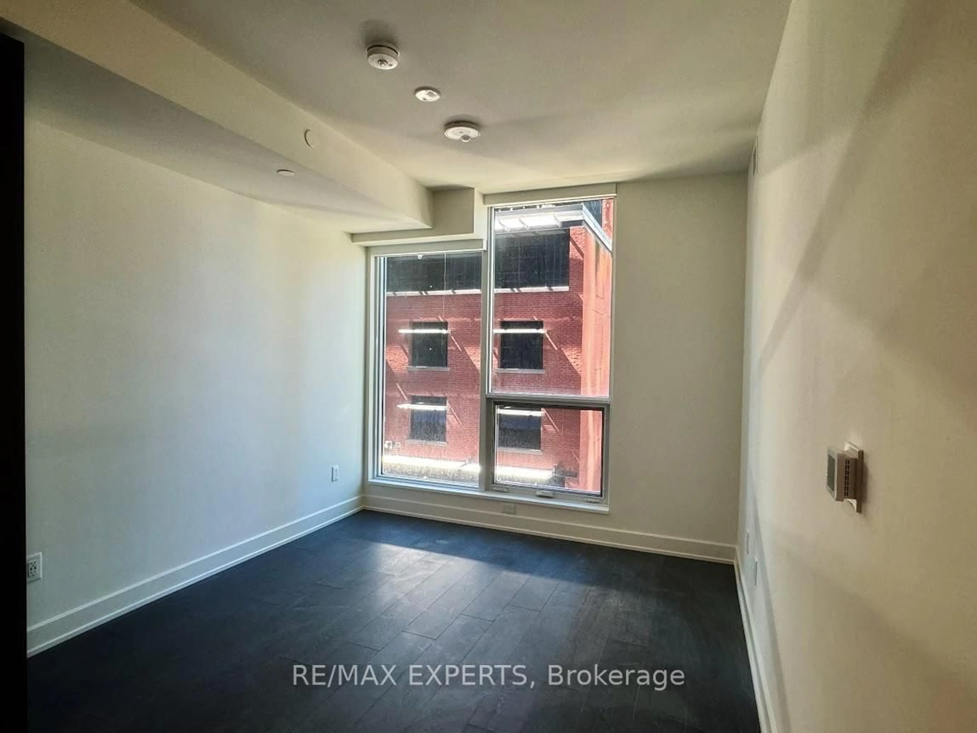 A pic of a room for 15 Mercer St #716, Toronto Ontario M5V 1H2