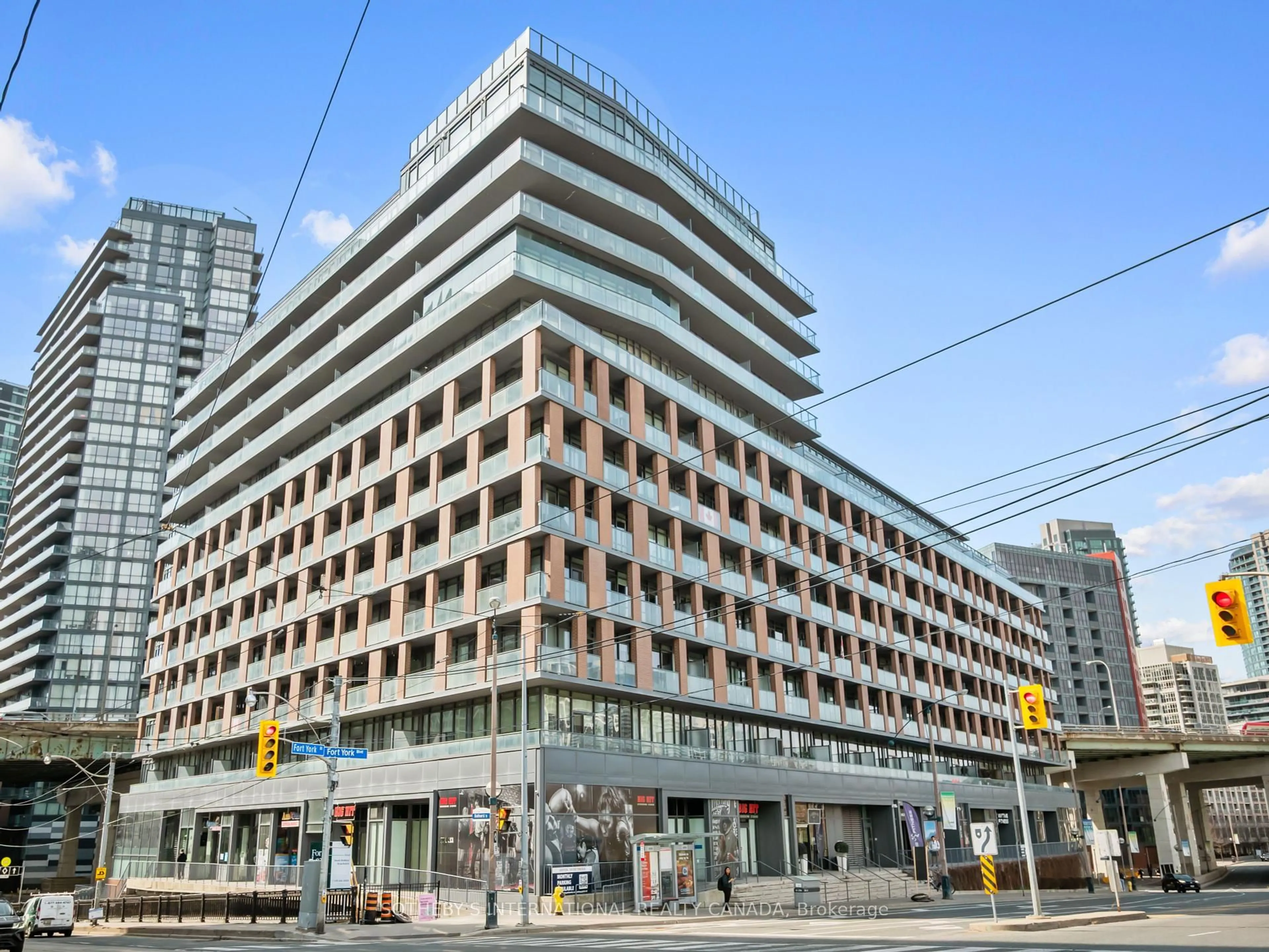 Indoor foyer for 169 Fort Blvd #630, Toronto Ontario M5V 0C8