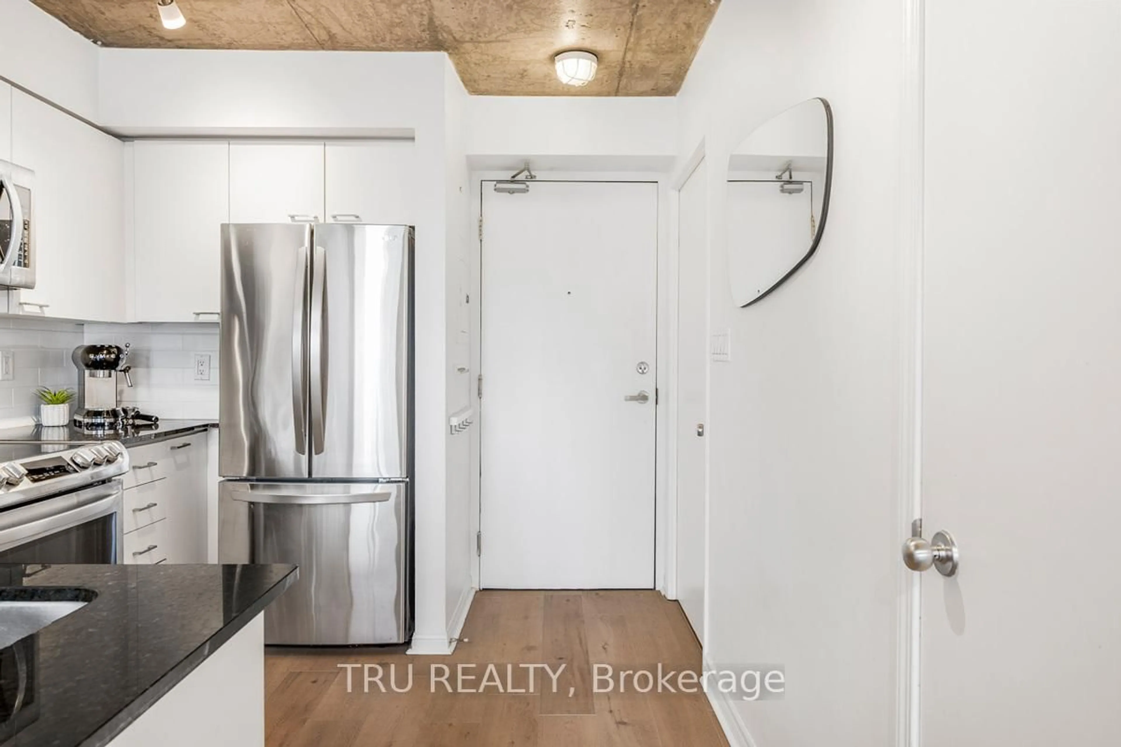 Unknown for 1029 King St #841, Toronto Ontario M6K 3M9
