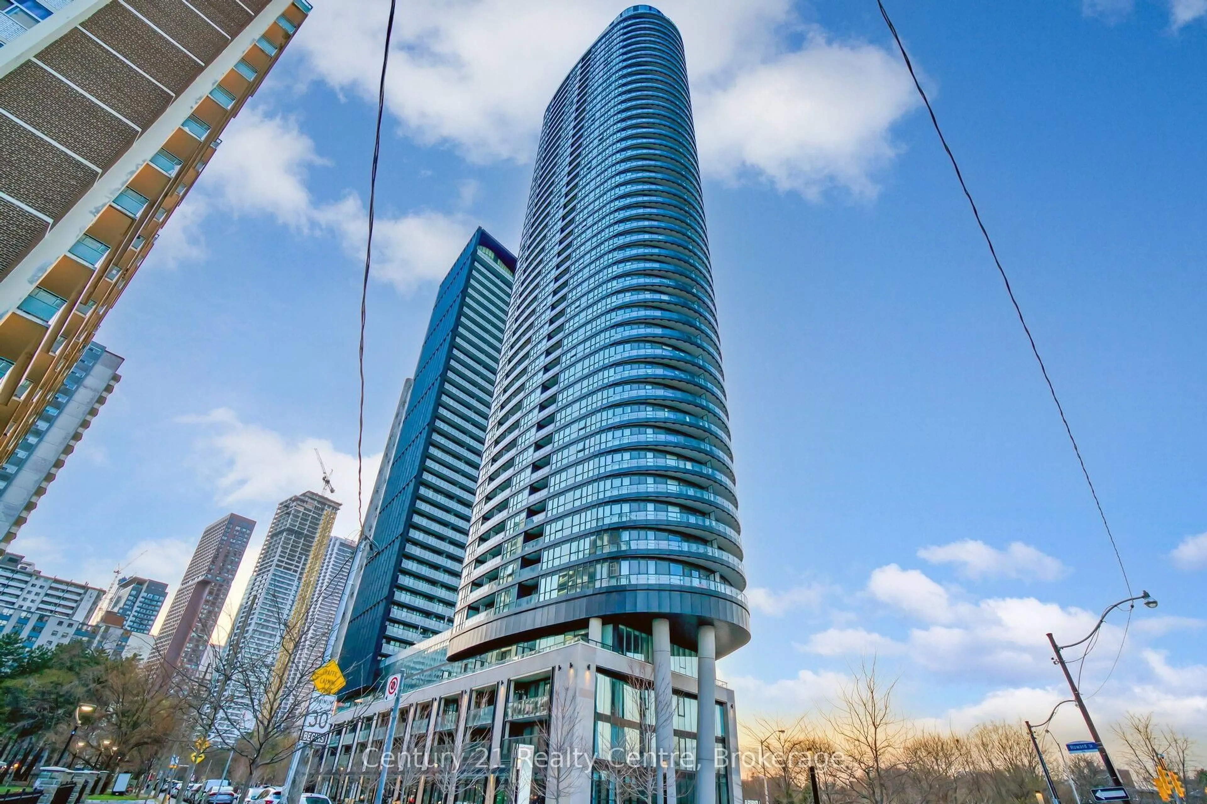 Unknown for 585 Bloor St E . St #524, Toronto Ontario M4W 0B3