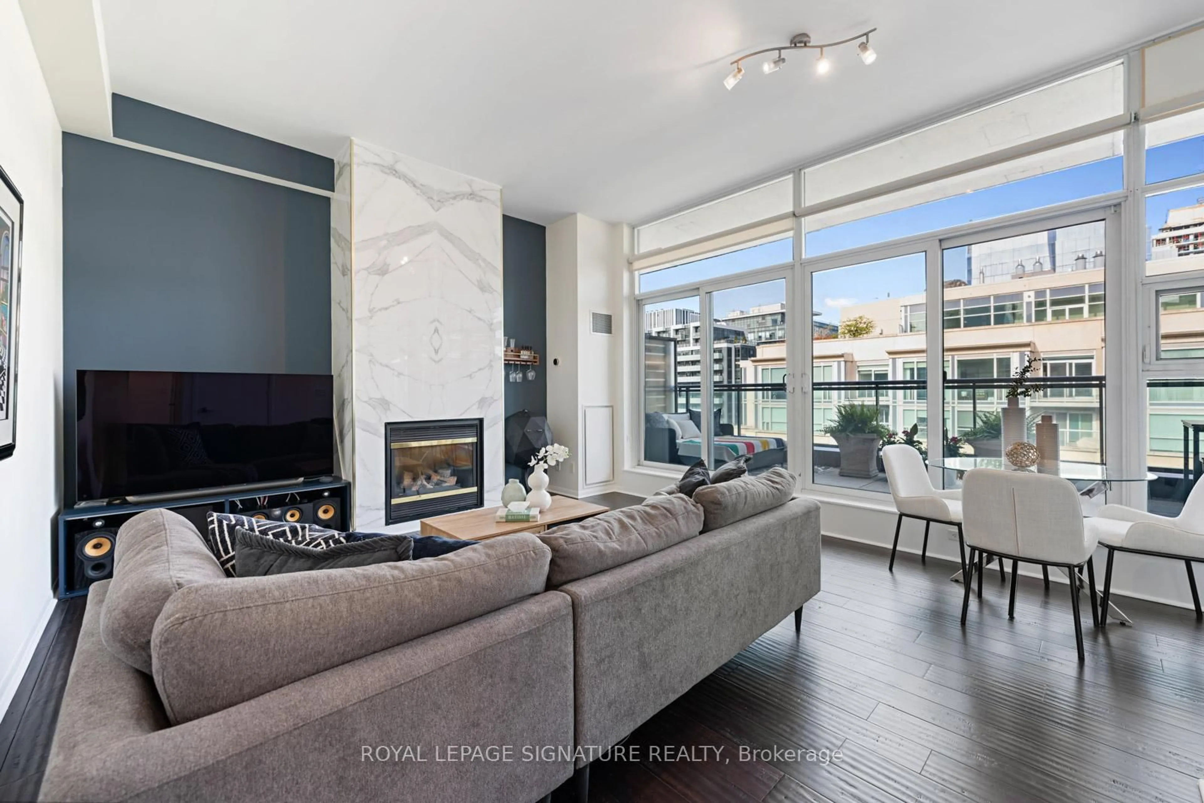 Living room with furniture, unknown for 333 Adelaide St #1406, Toronto Ontario M5A 4T4