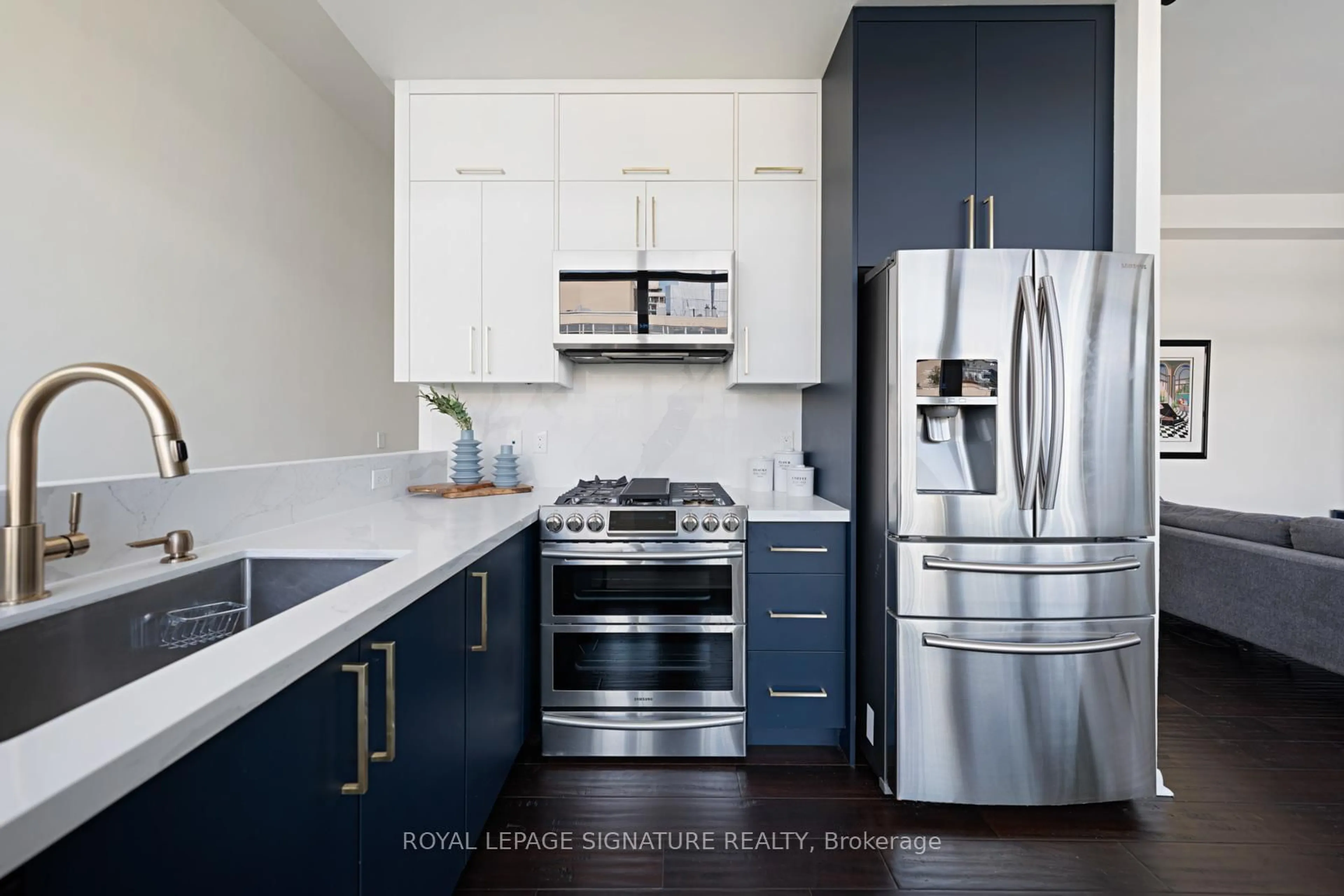 Contemporary kitchen, unknown for 333 Adelaide St #1406, Toronto Ontario M5A 4T4
