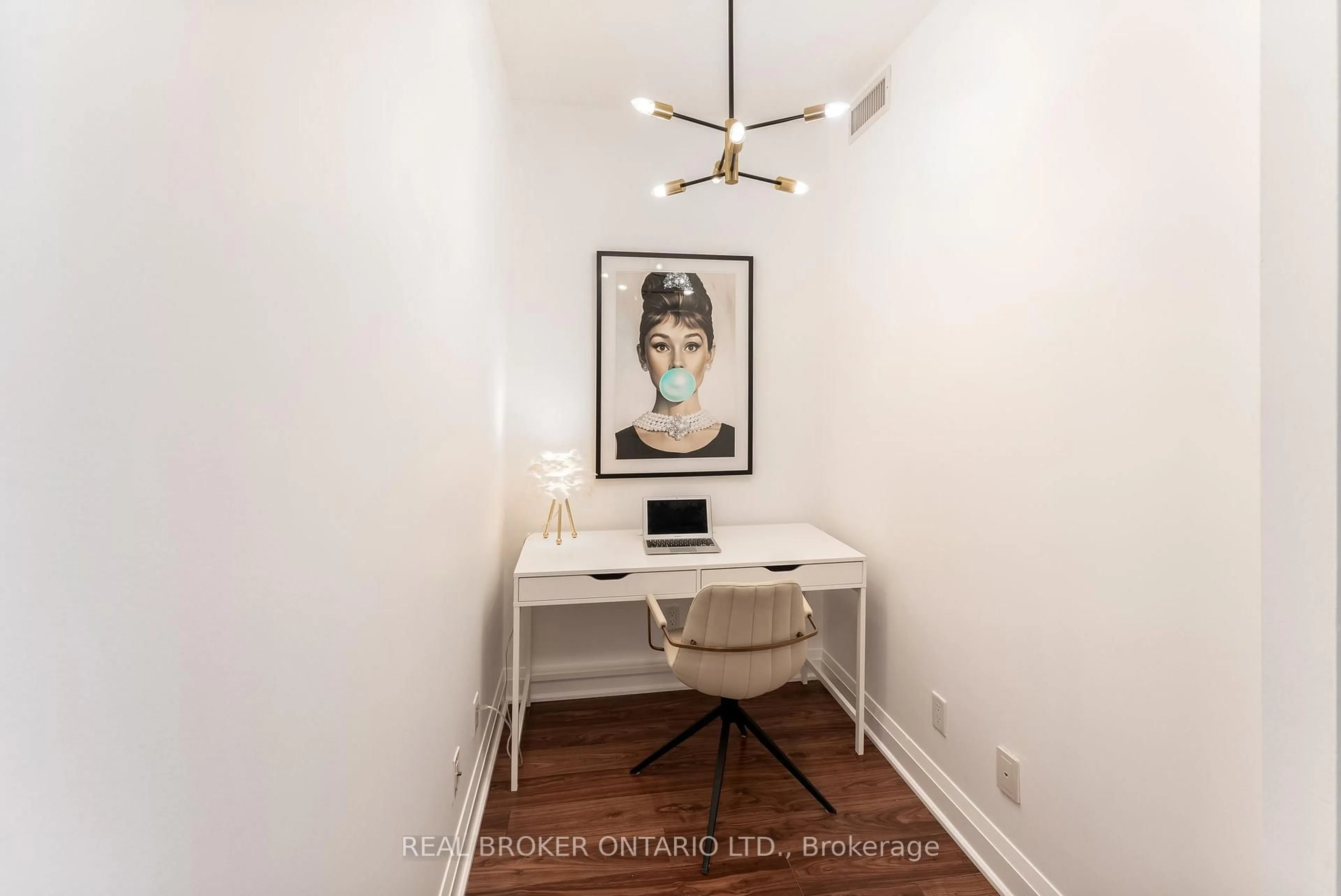 A pic of a room for 83 Redpath Ave #1309, Toronto Ontario M4S 0A2