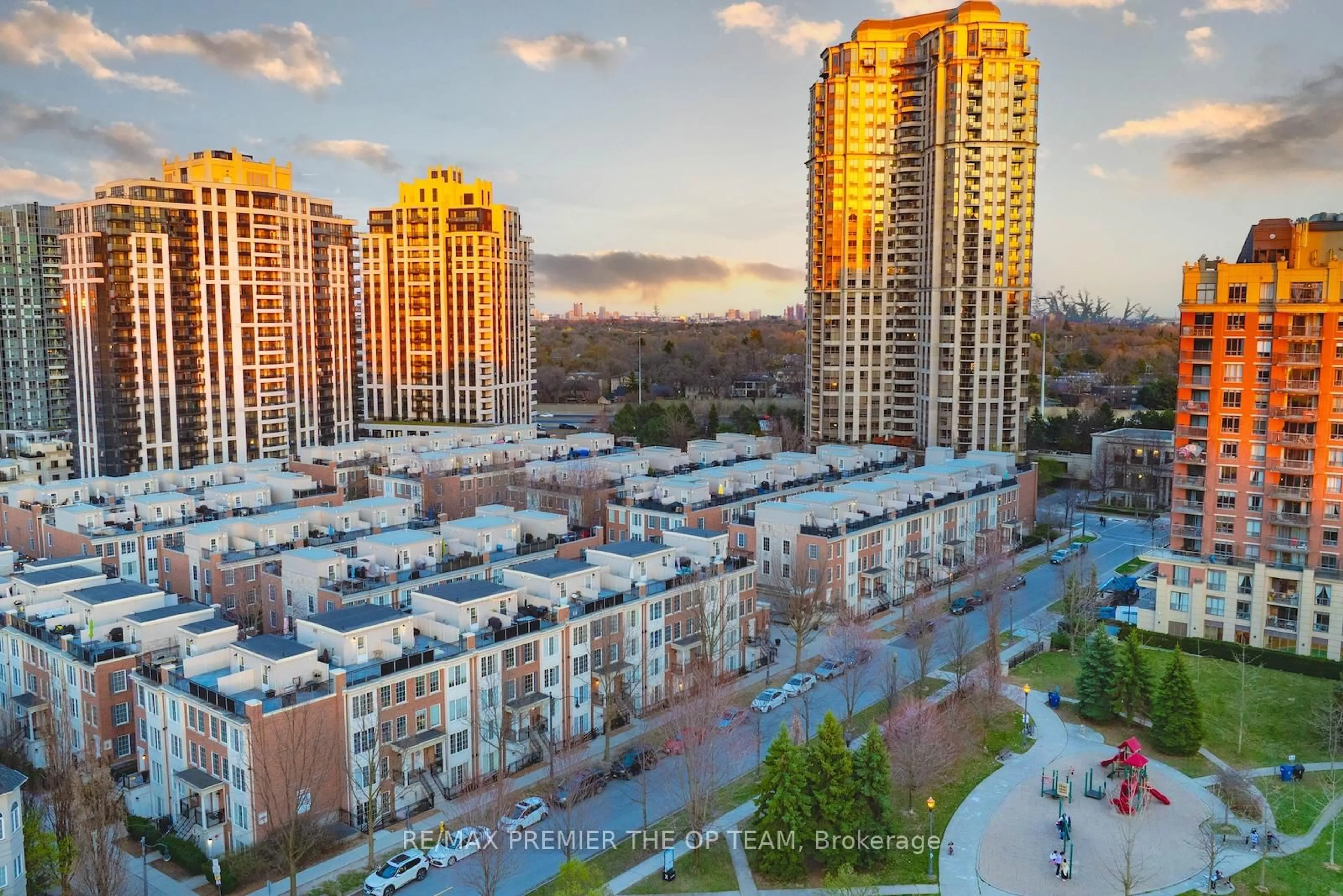 A pic from outside/outdoor area/front of a property/back of a property/a pic from drone, city buildings view from balcony for 3 Everson Dr #150, Toronto Ontario M2N 7C2