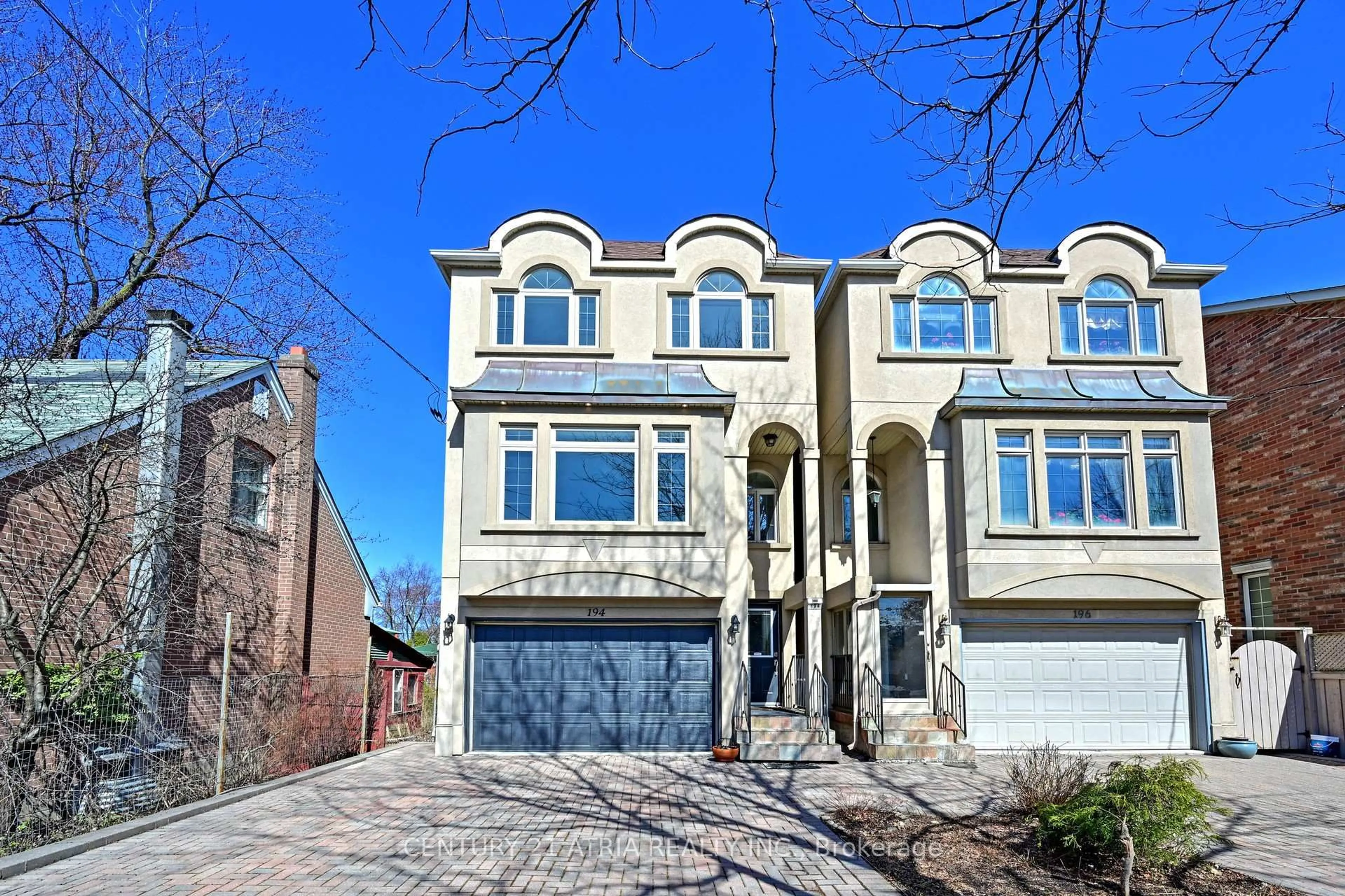 Home with brick exterior material, street for 194 Finch Ave, Toronto Ontario M2N 4R9