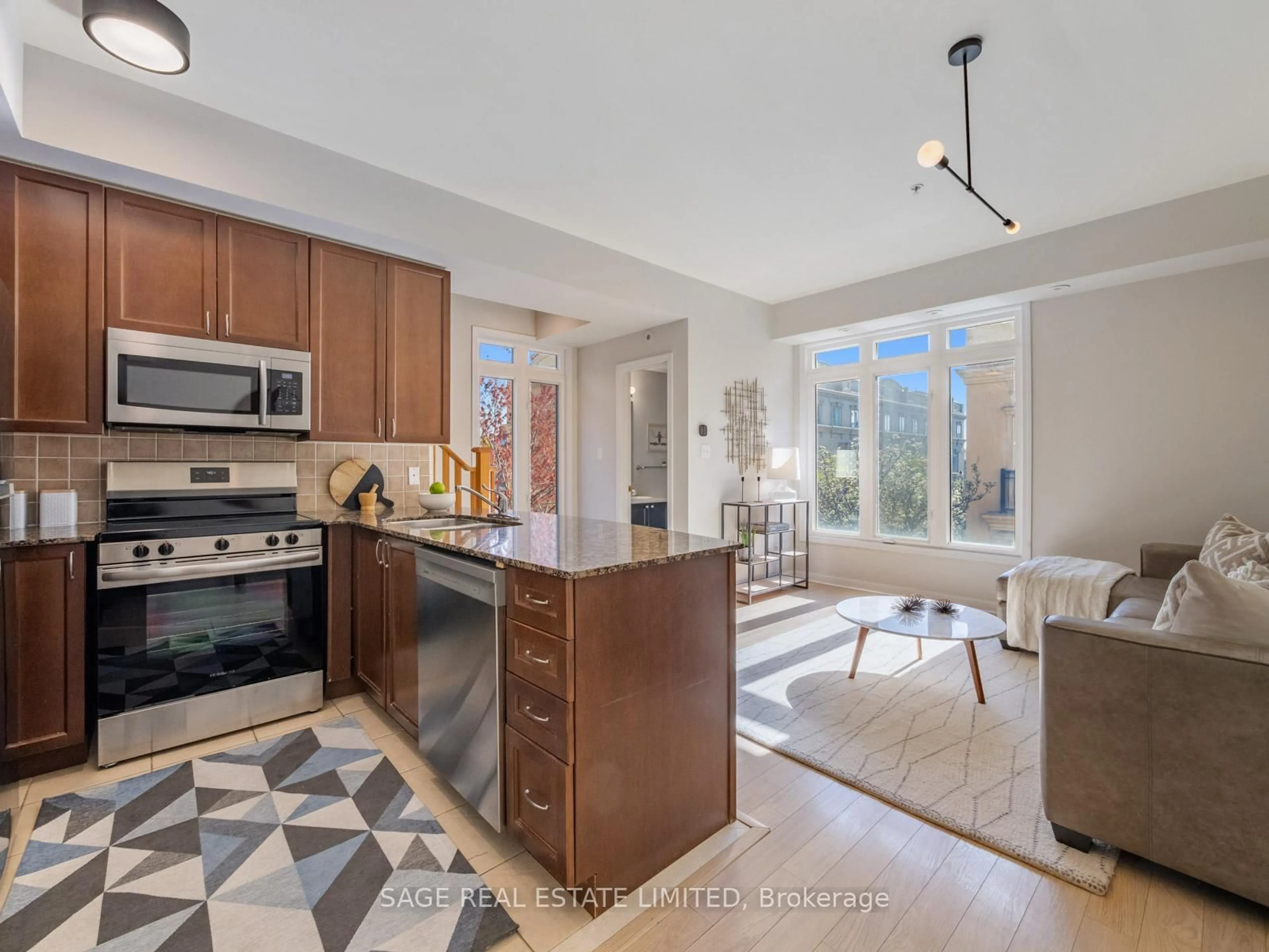 Open concept kitchen, ceramic/tile floor for 78 Carr St #5, Toronto Ontario M5T 1B7