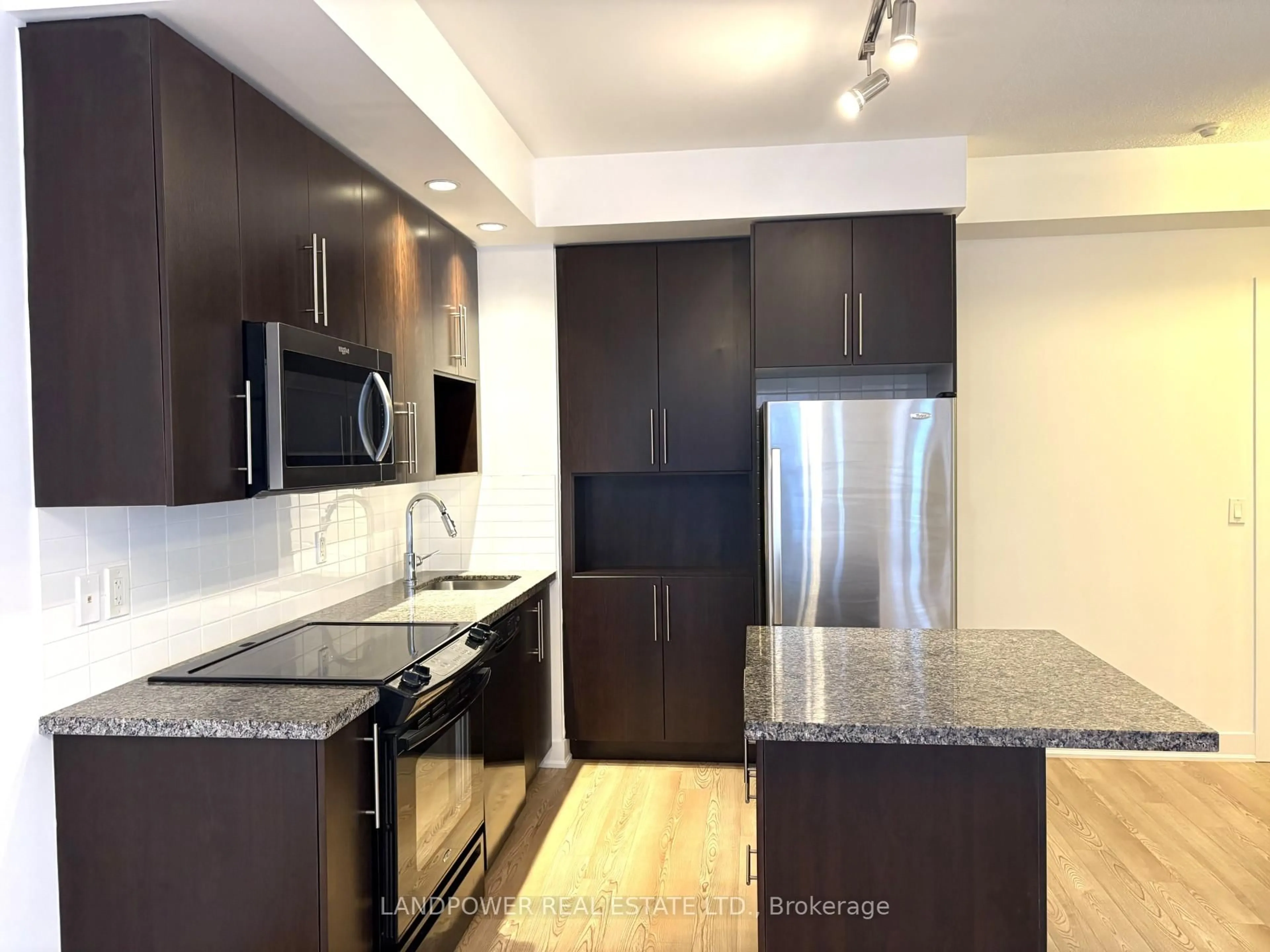 Standard kitchen, unknown for 28 Linden St #1209, Toronto Ontario M4Y 0A4