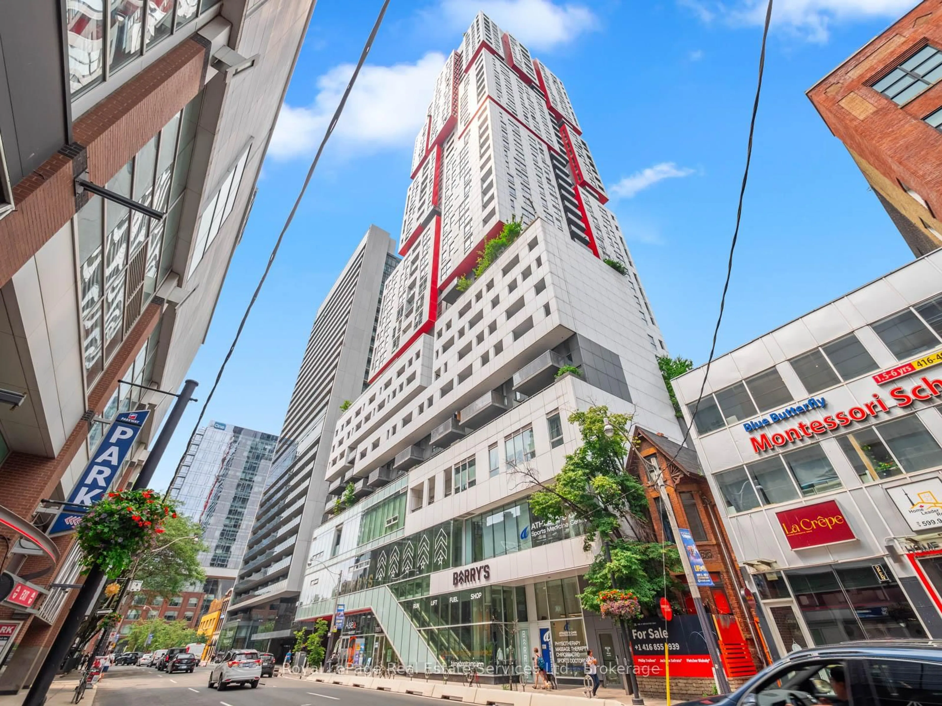 Indoor foyer for 318 Richmond St #1908, Toronto Ontario M5V 0B4
