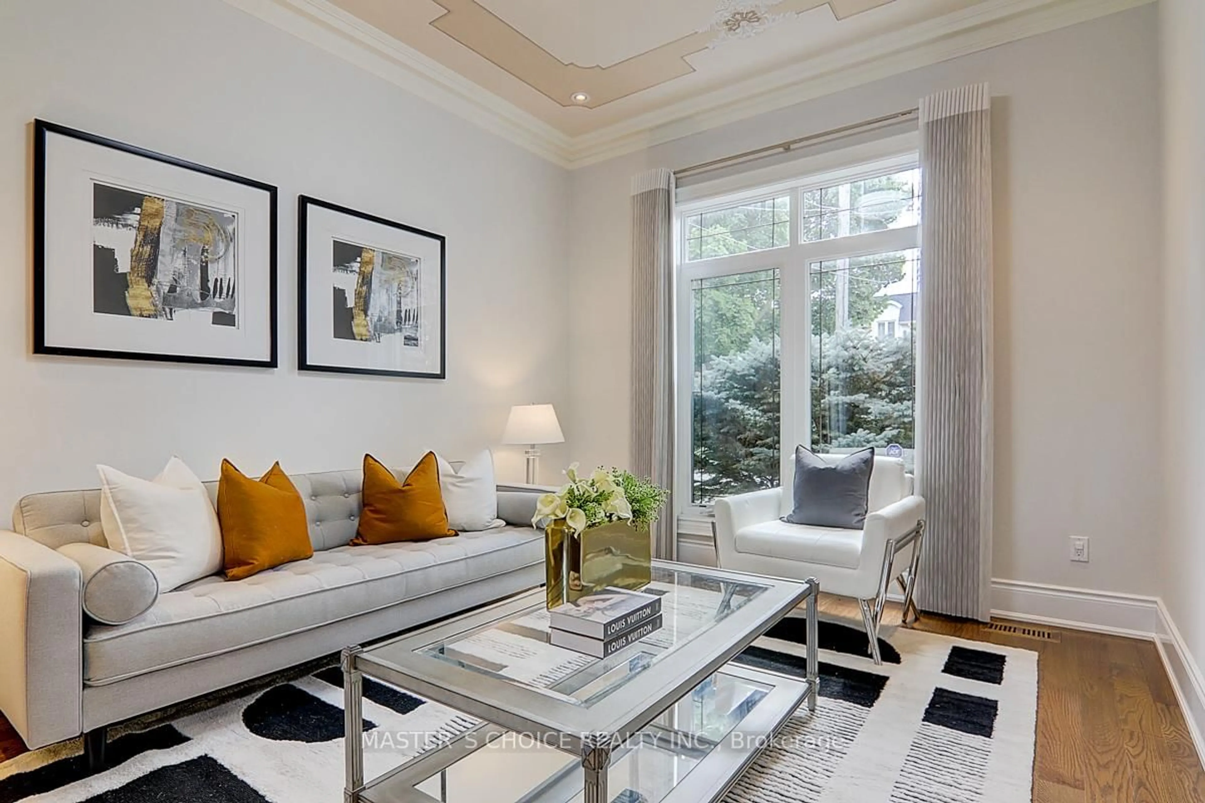 Living room with furniture, unknown for 6 Terrace Ave, Toronto Ontario M2R 1E9