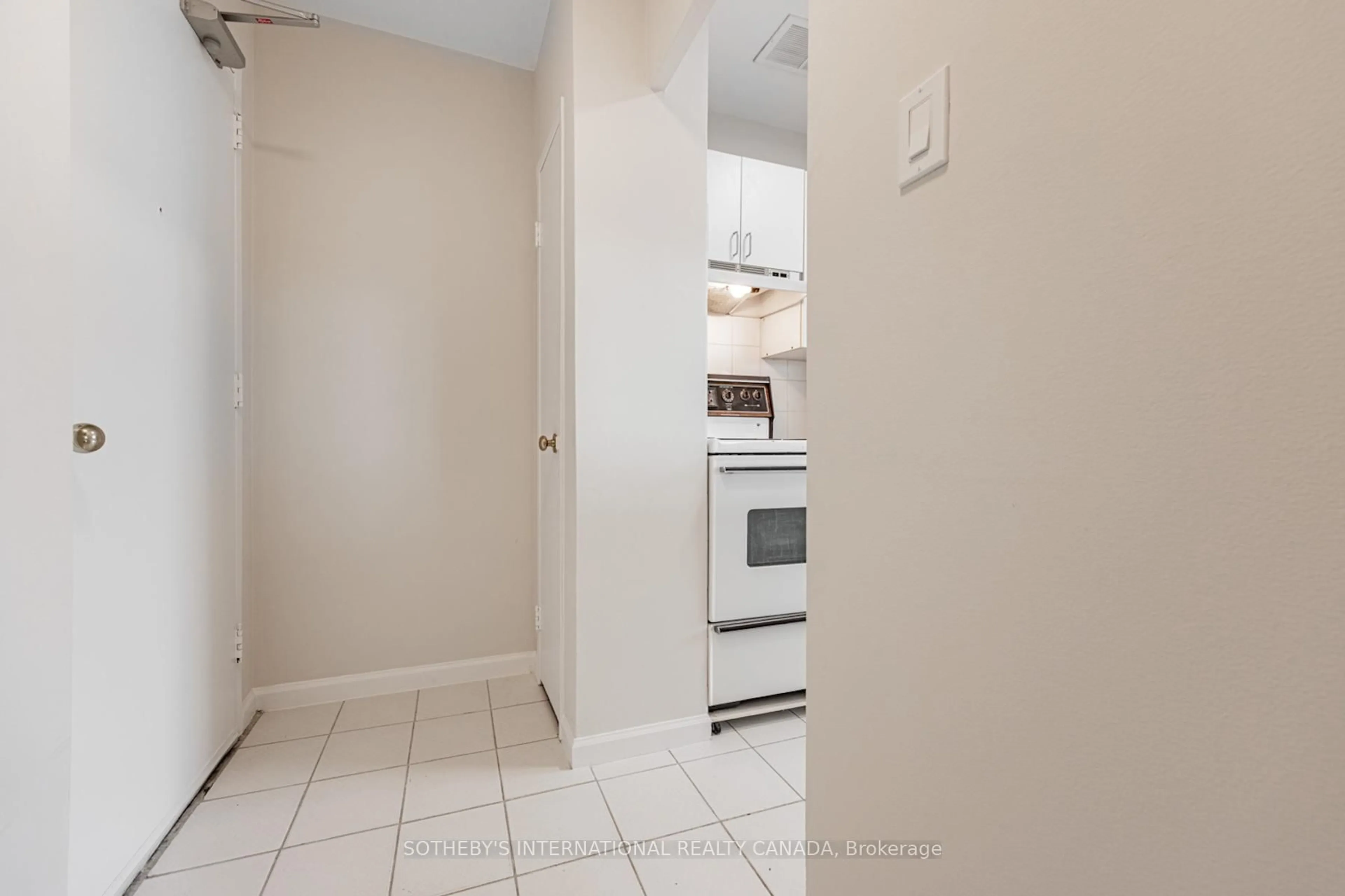 Unknown for 78 Warren Rd #601, Toronto Ontario M4V 2R6