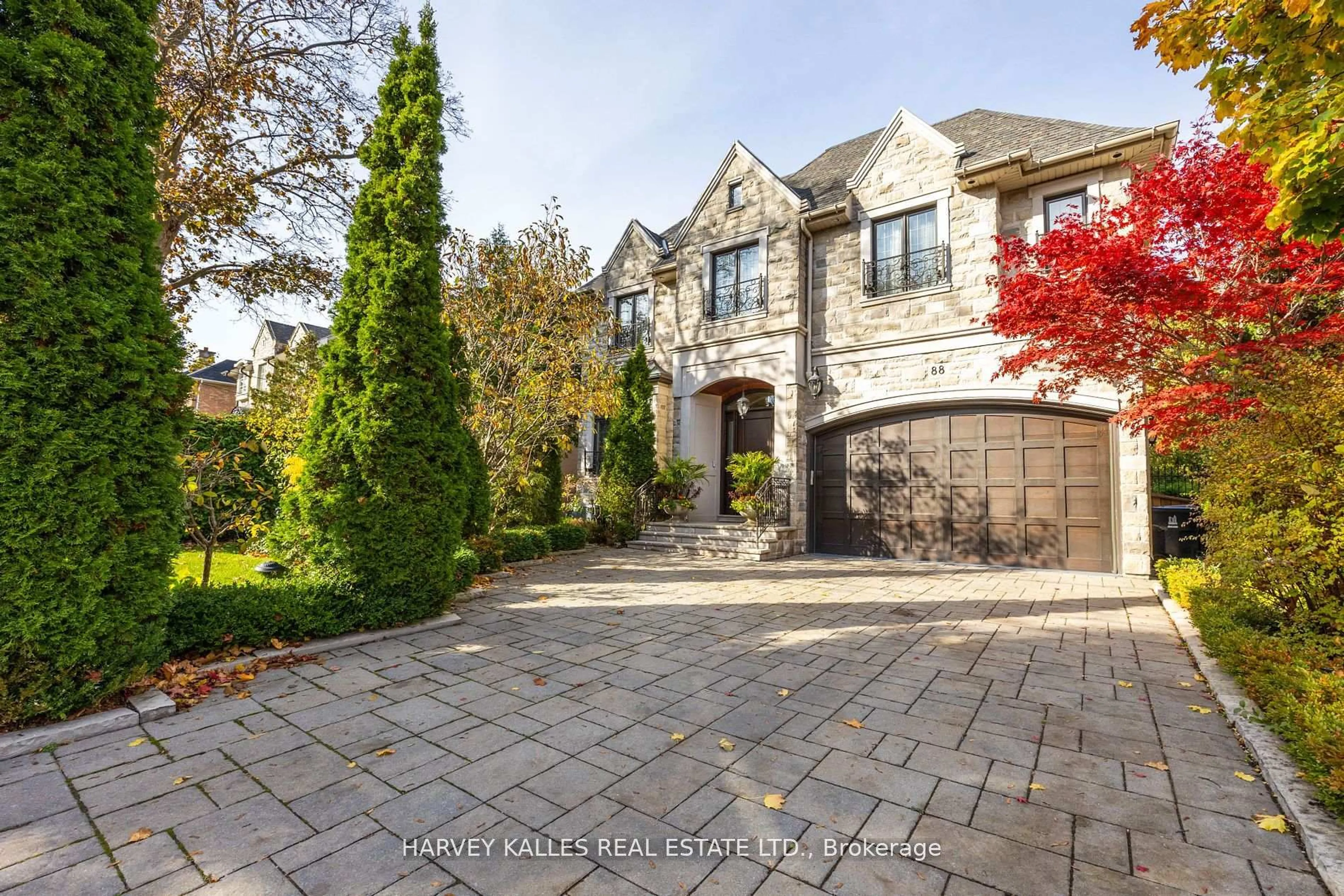 Home with brick exterior material, street for 88 Beechwood Ave, Toronto Ontario M2L 1J5