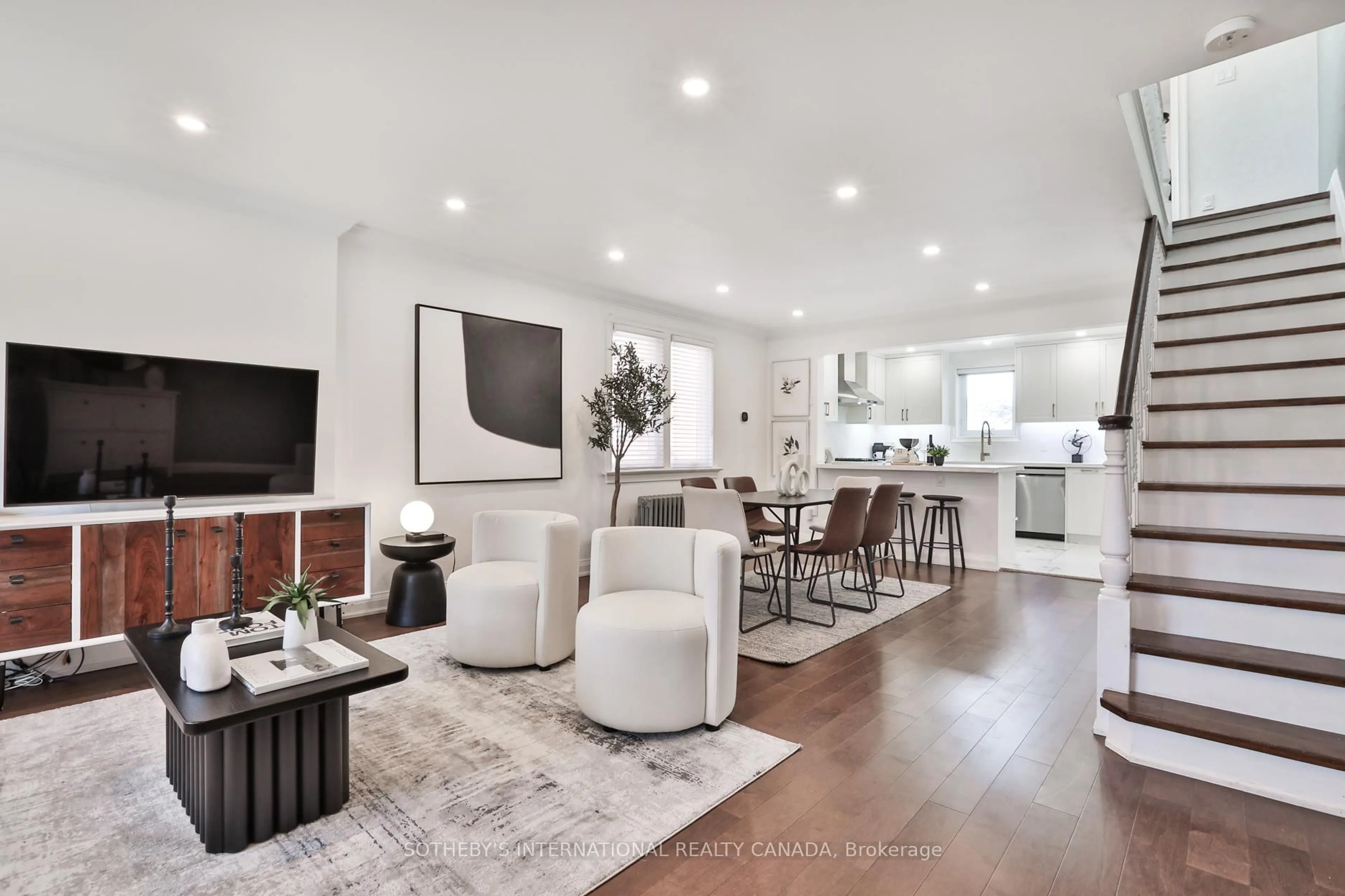 Unknown for 389 Arlington Ave, Toronto Ontario M6C 3A1