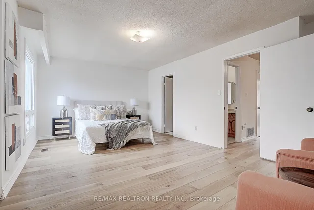 Additional property image - 82 Carnival Crt