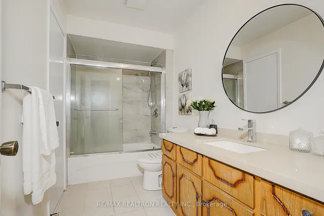 Additional property image - 82 Carnival Crt