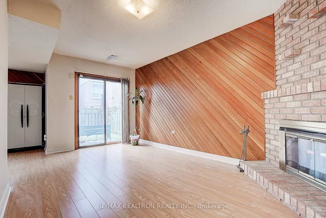 Additional property image - 82 Carnival Crt