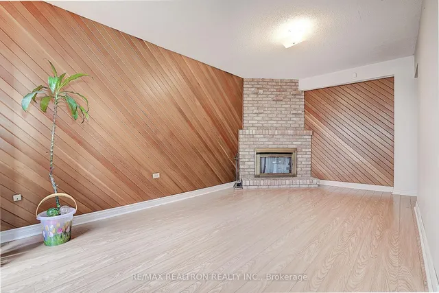 Additional property image - 82 Carnival Crt