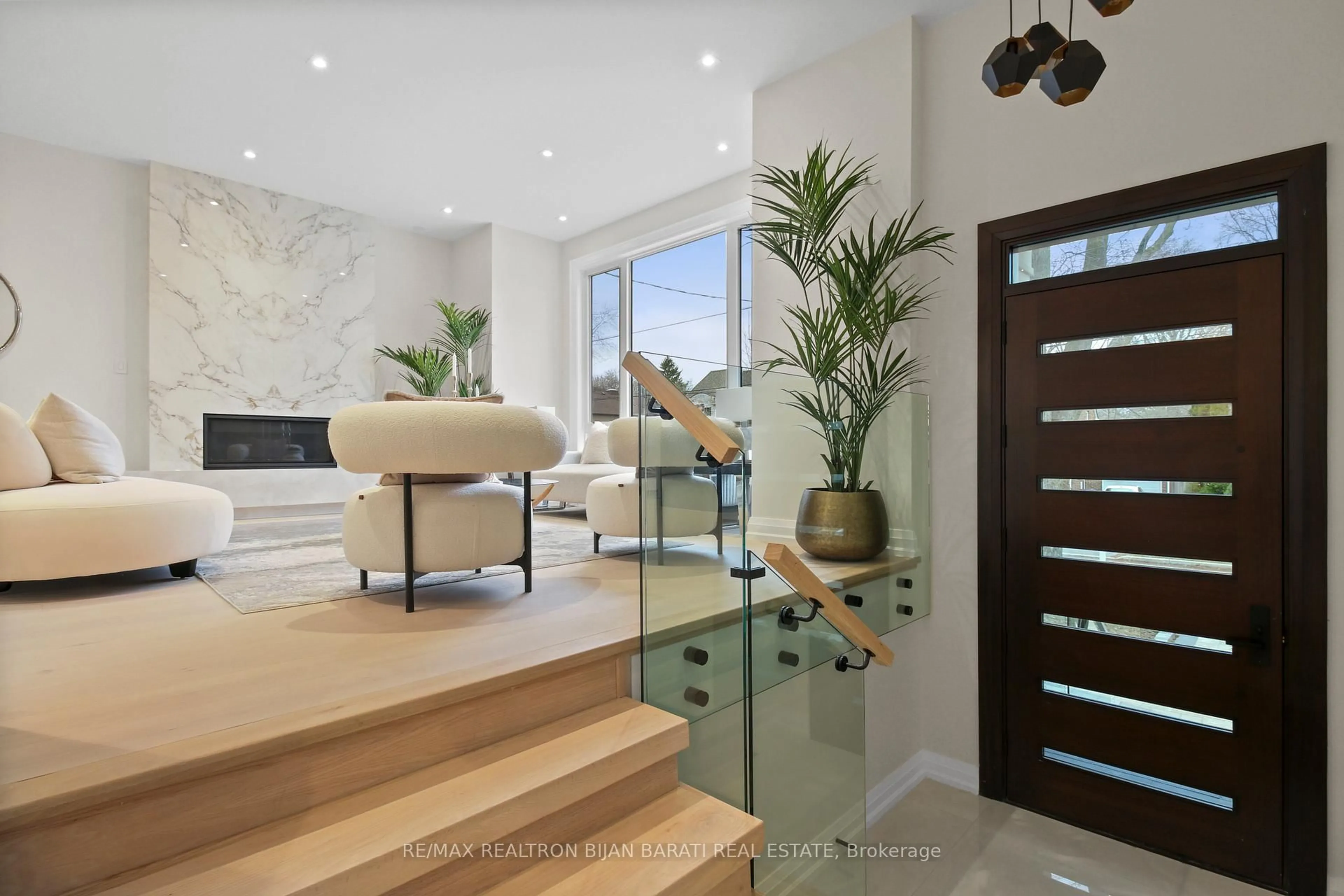 Unknown for 153 A Parkview Ave, Toronto Ontario M2N 3Y6