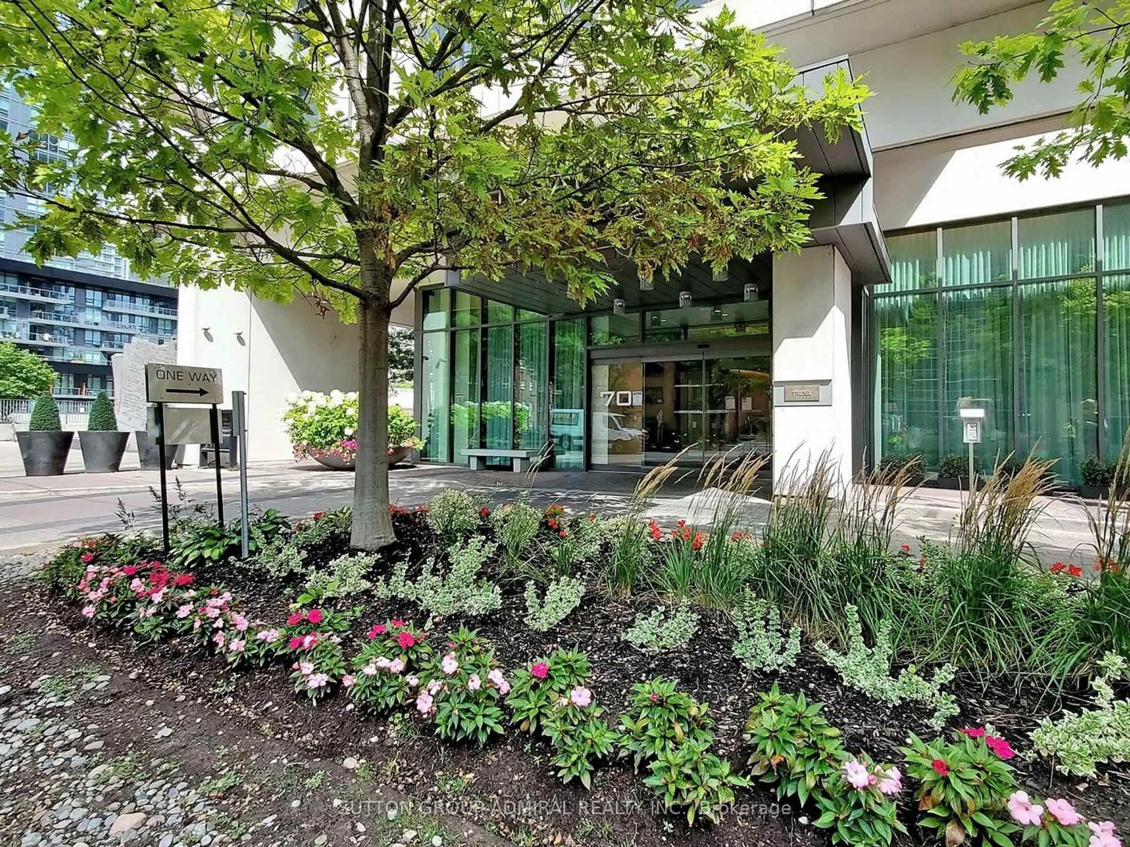 Unknown for 70 Roehampton Ave #1916, Toronto Ontario M4P 1R2