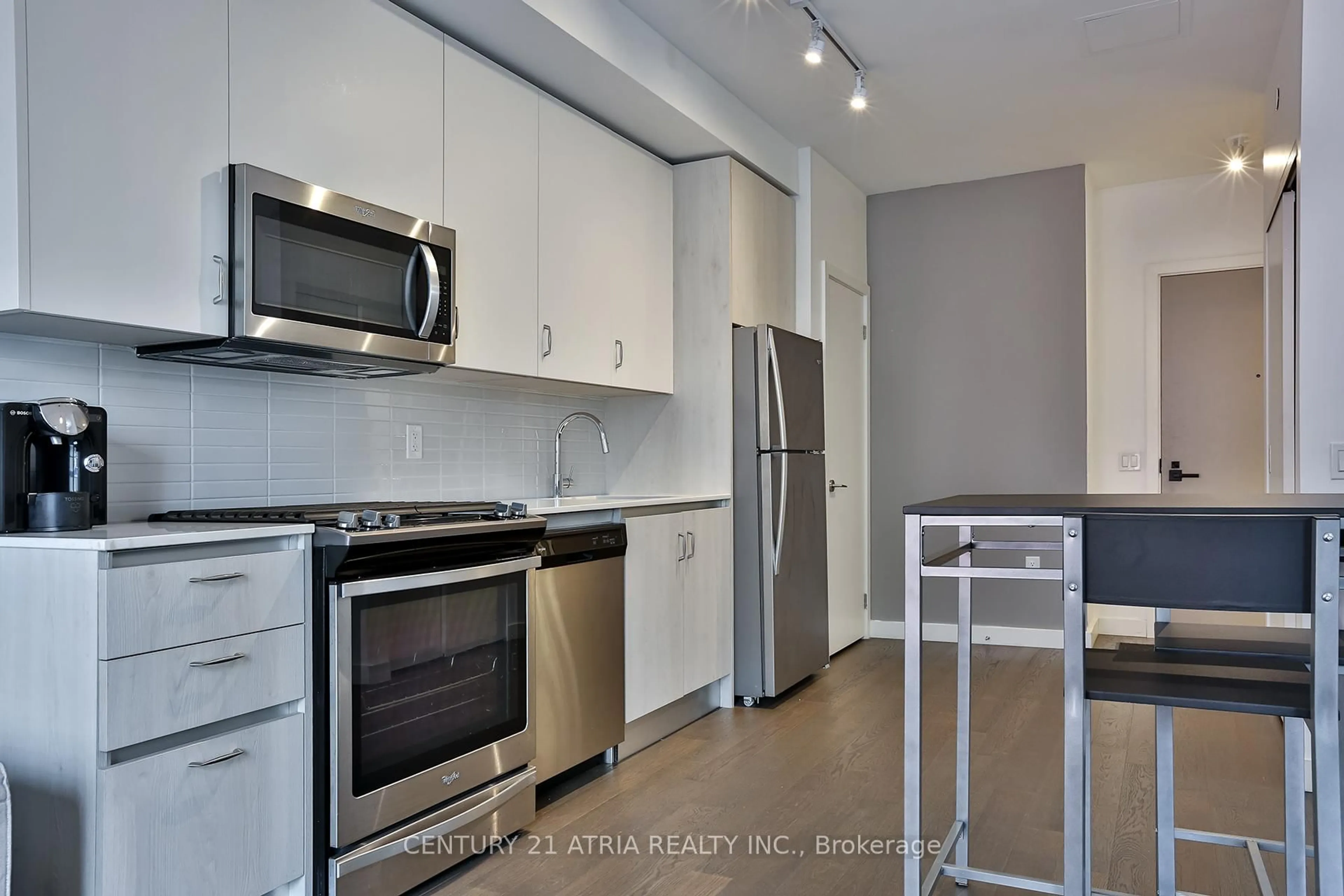 Standard kitchen, unknown for 2a Church St #707, Toronto Ontario M5E 0E1