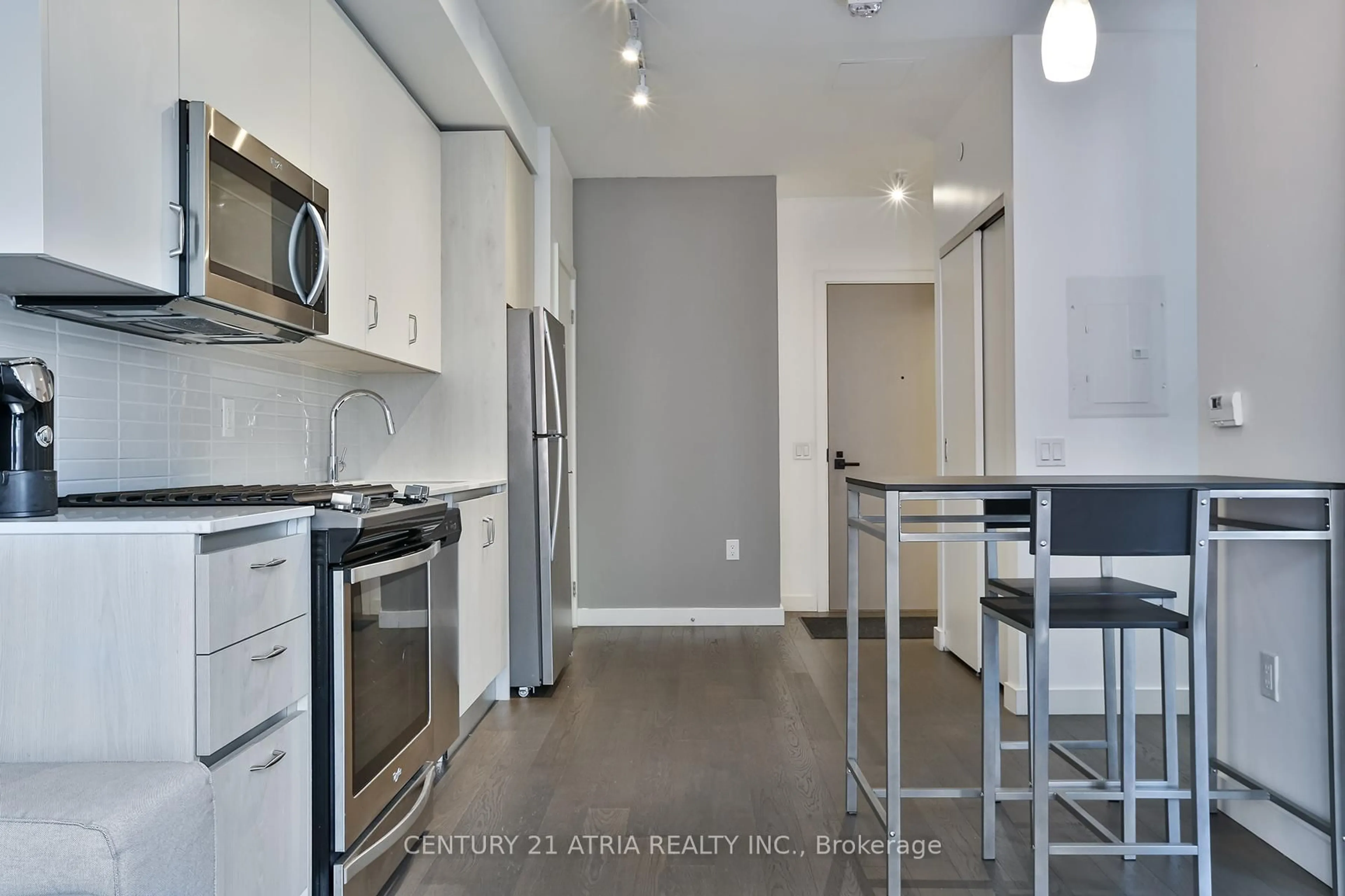 Standard kitchen, unknown for 2a Church St #707, Toronto Ontario M5E 0E1