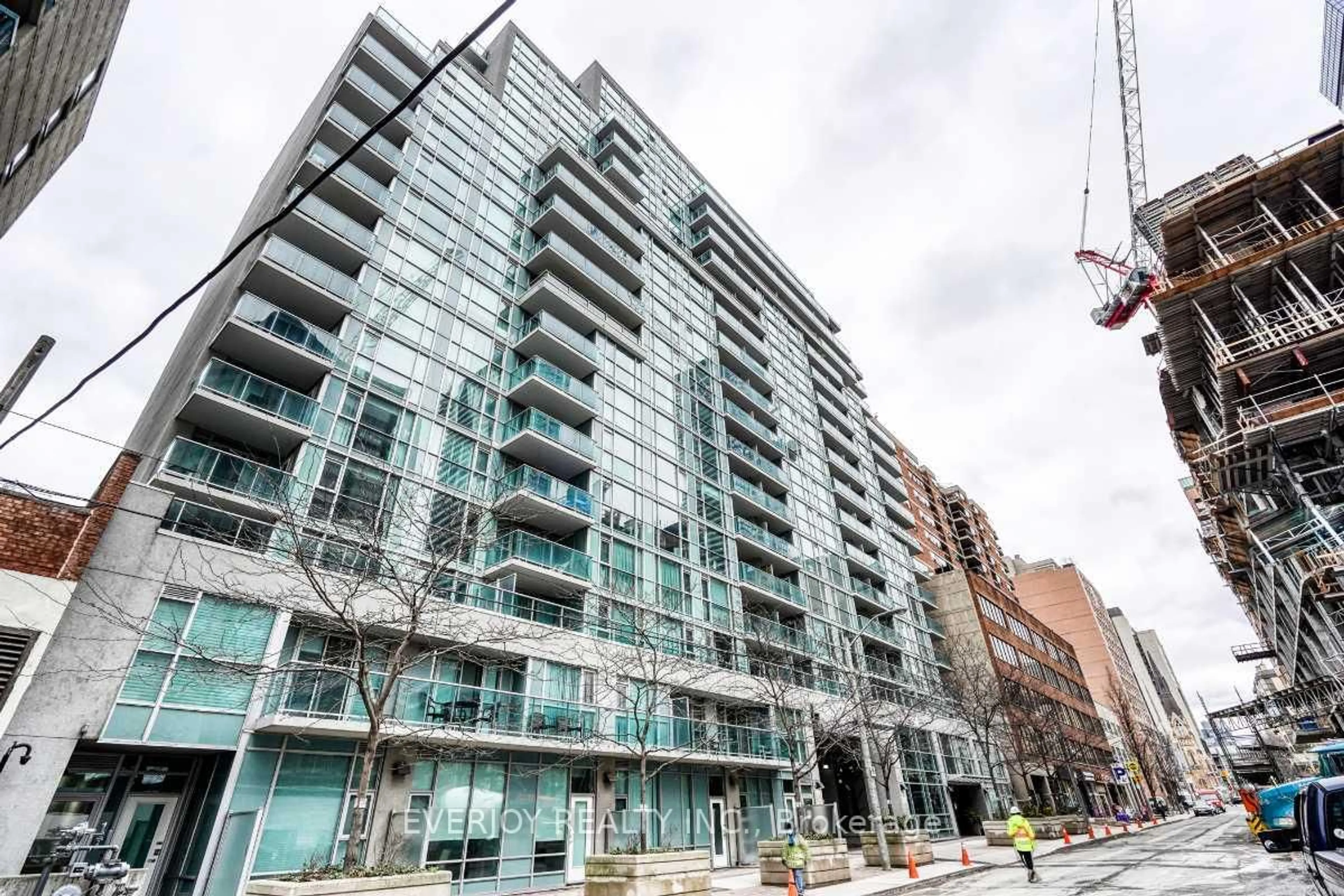 Patio, building for 96 St Patrick St #103, Toronto Ontario M5T 1V2