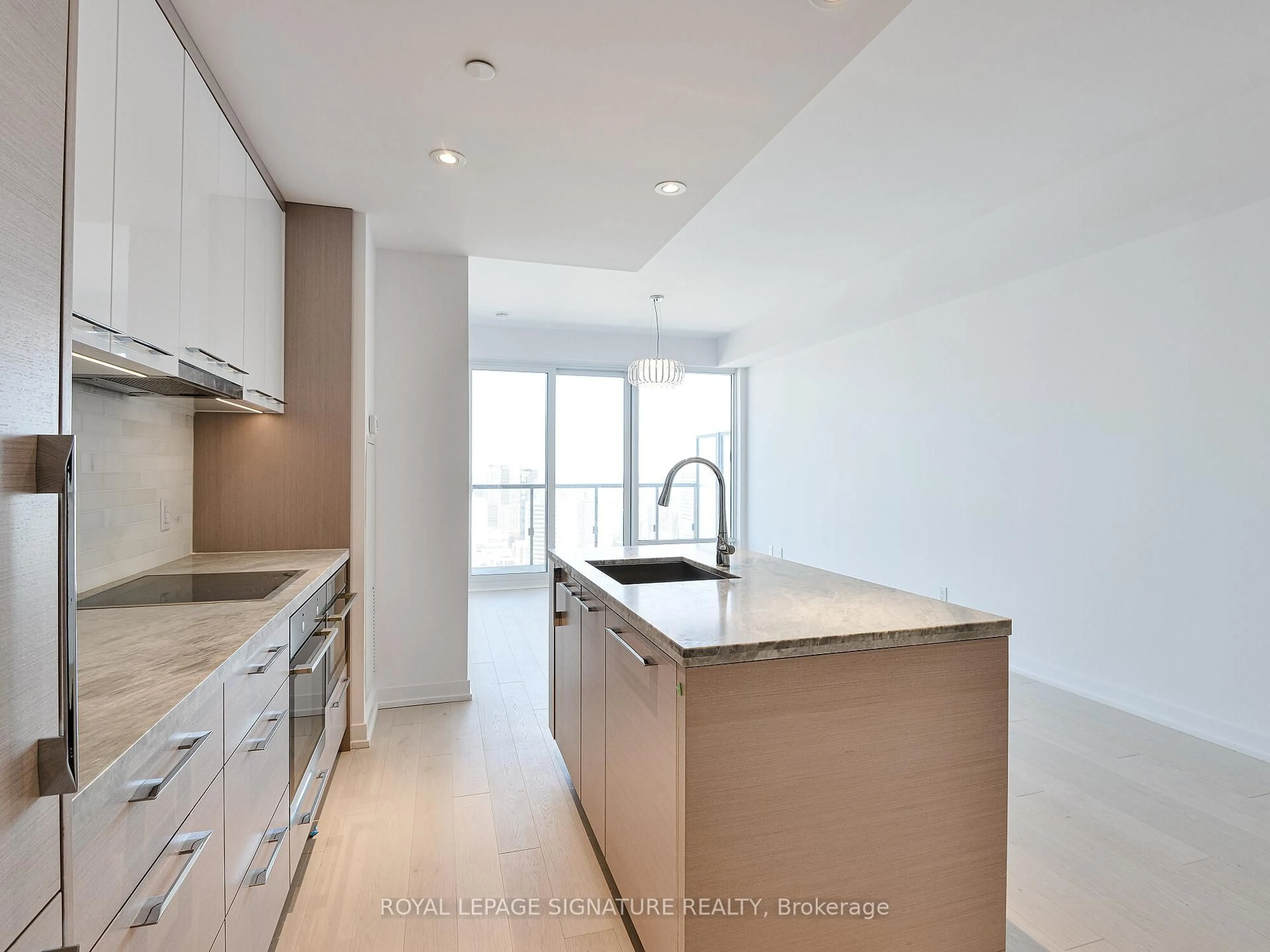 Unknown for 488 University Ave #3805, Toronto Ontario M5G 0C1
