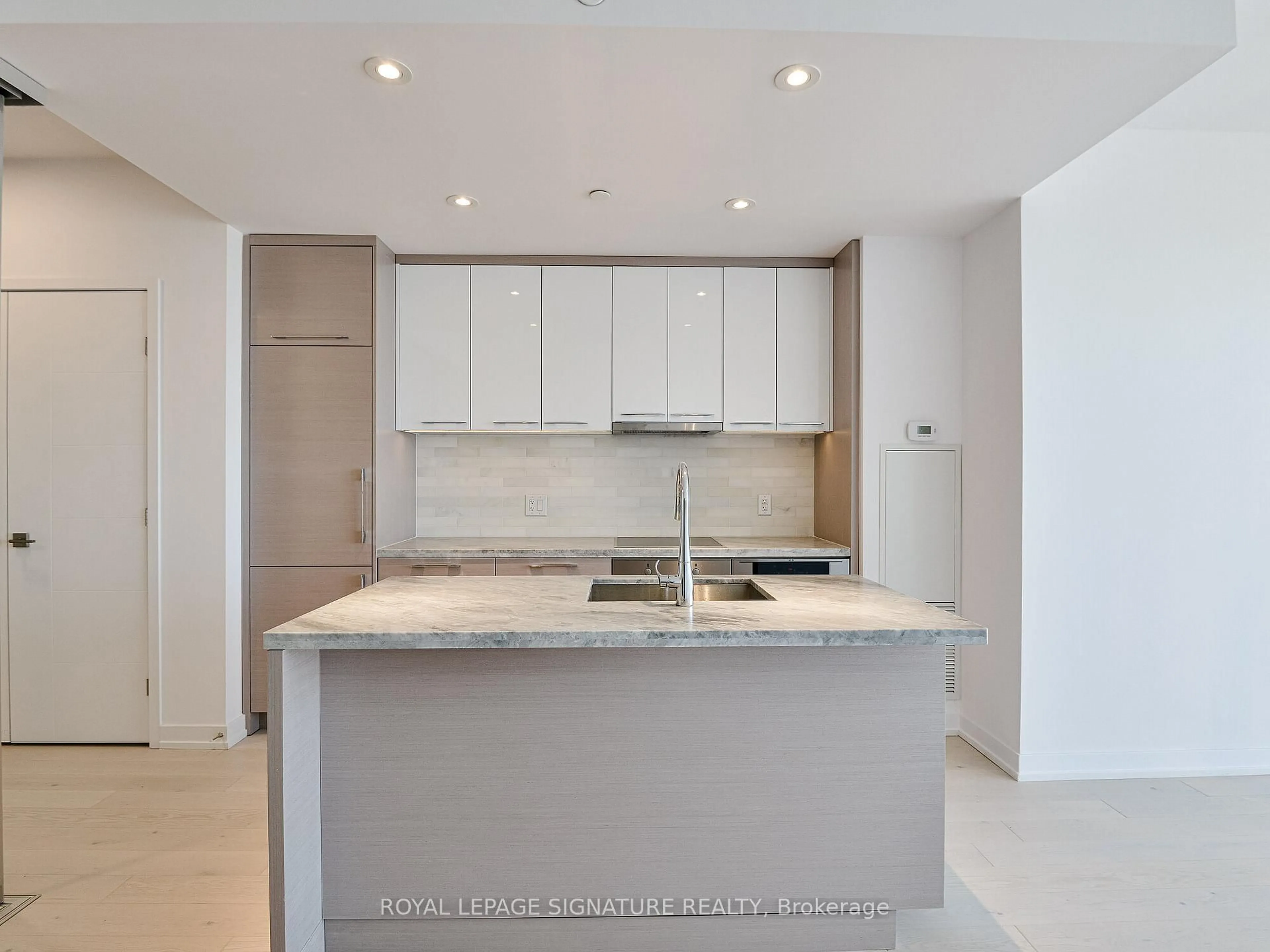 Standard kitchen, unknown for 488 University Ave #3805, Toronto Ontario M5G 0C1