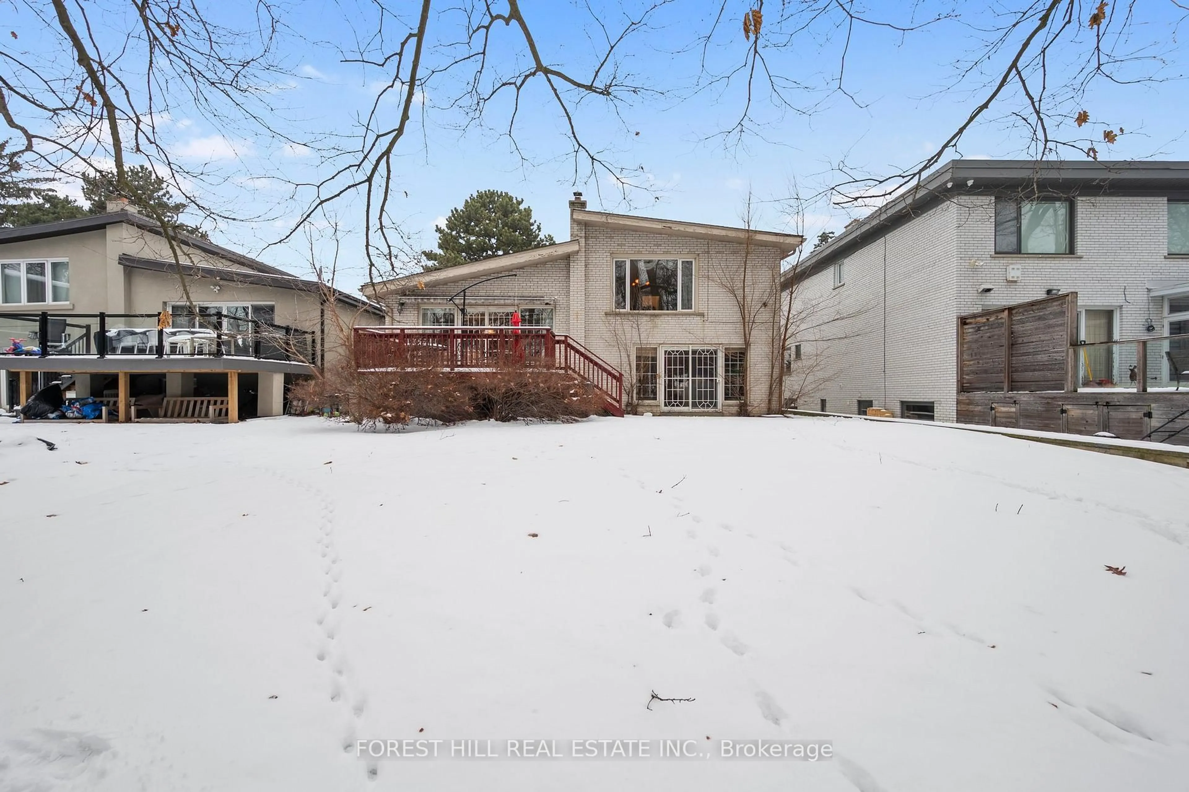 A pic from outside/outdoor area/front of a property/back of a property/a pic from drone, unknown for 59 Waterloo Ave, Toronto Ontario M3H 3Y1