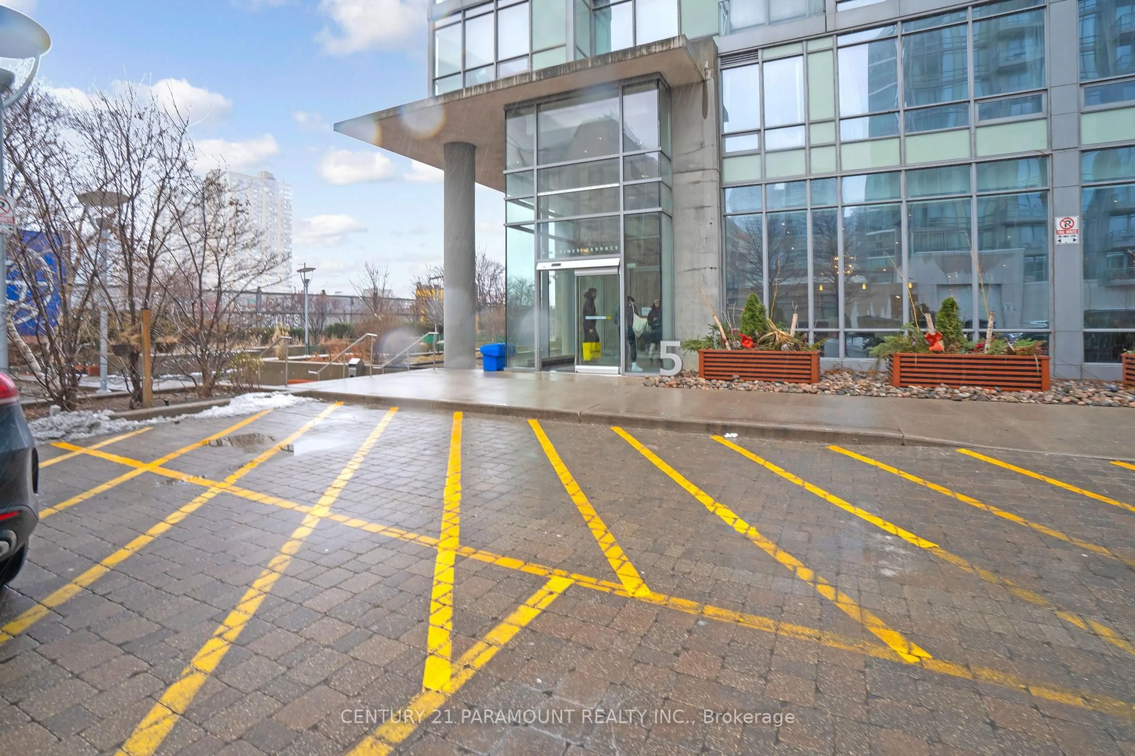 Patio, building for 5 Mariner Terr #1609, Toronto Ontario M5V 3V6