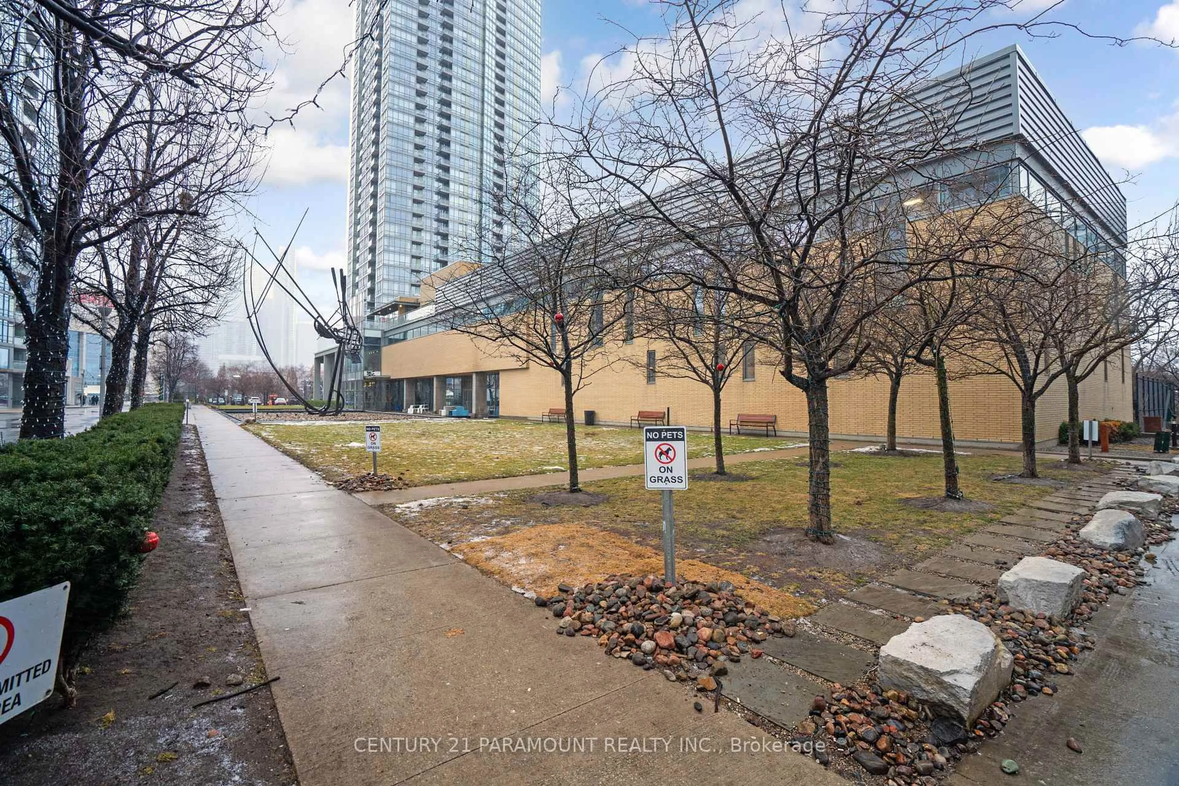 Patio, street for 5 Mariner Terr #1609, Toronto Ontario M5V 3V6