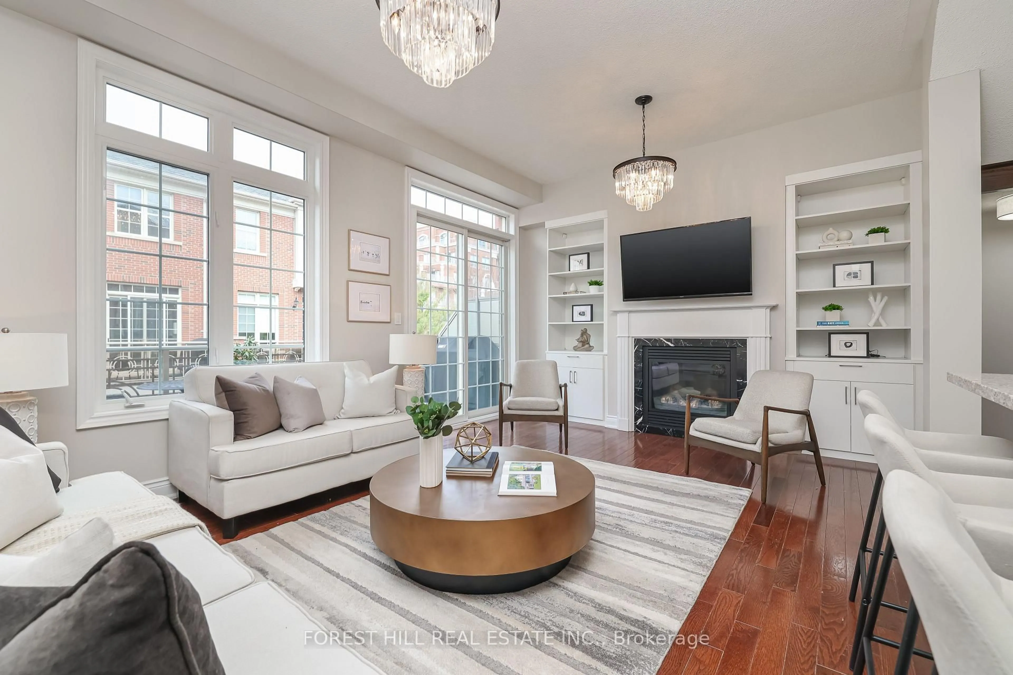 Living room with furniture, unknown for 68 Kilgour Rd, Toronto Ontario M4G 0A9