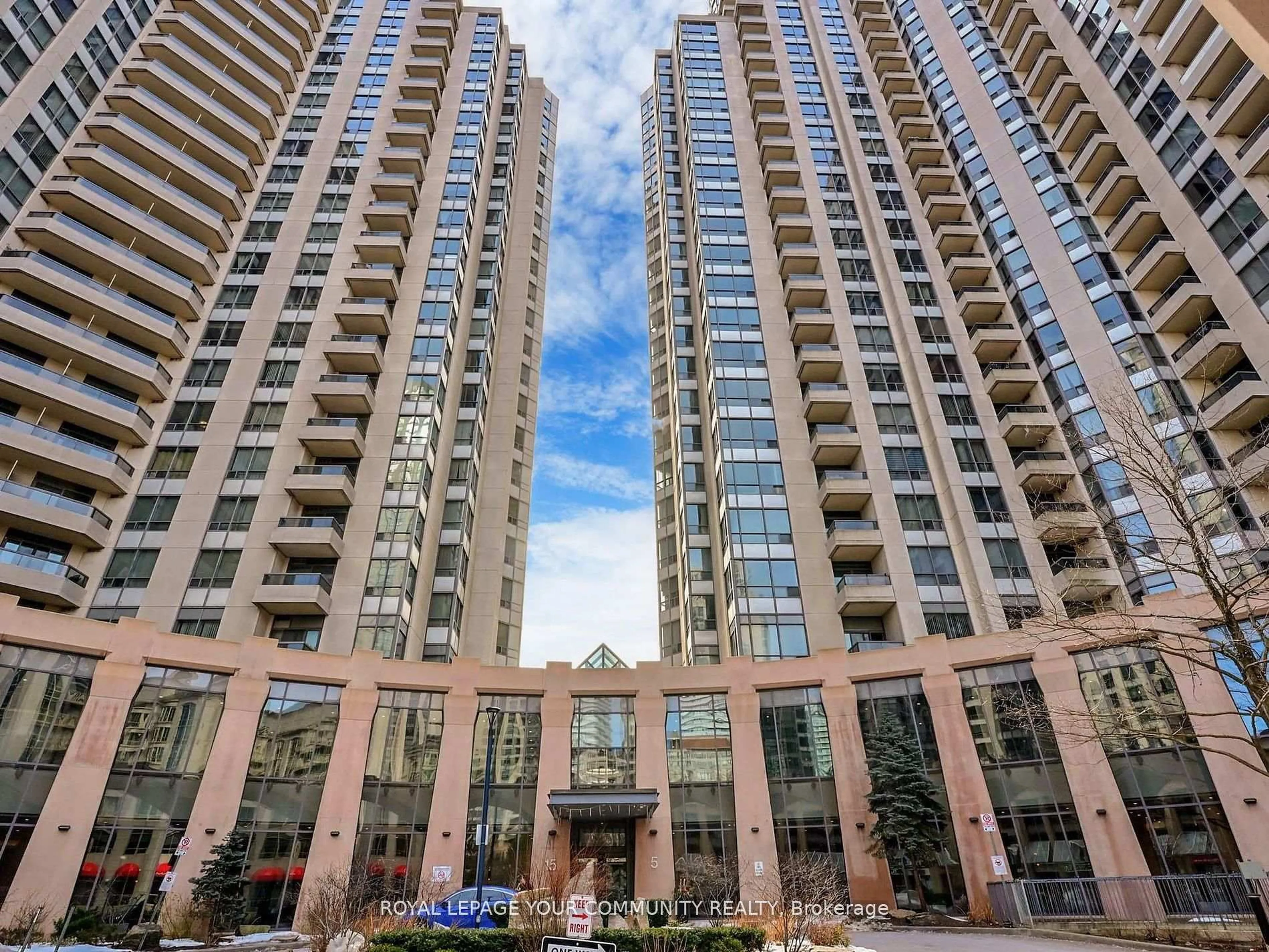Indoor foyer for 15 Northtown Way #929, Toronto Ontario M2N 7A2