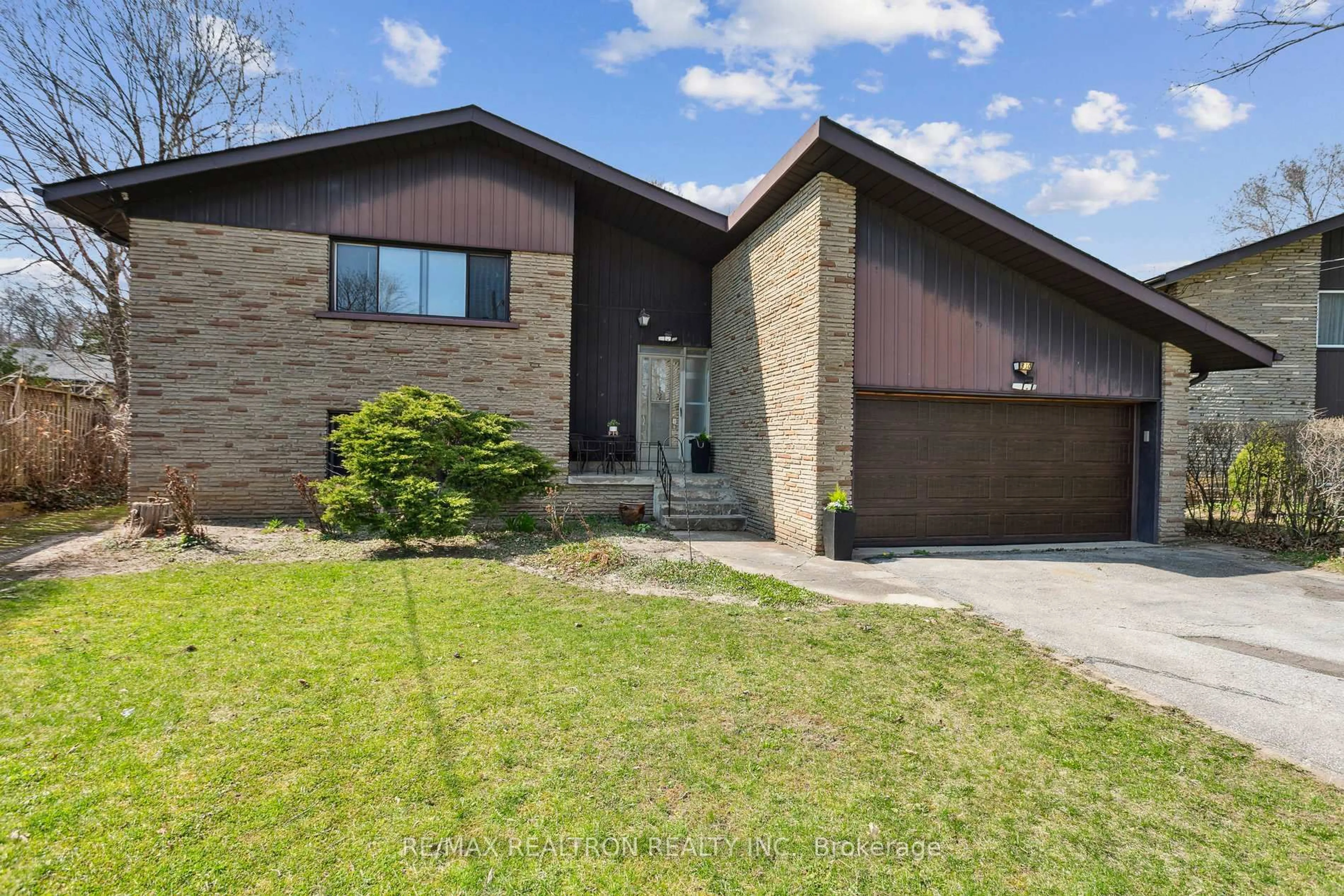 Home with brick exterior material, street for 330 Homewood Ave, Toronto Ontario M2R 2N8