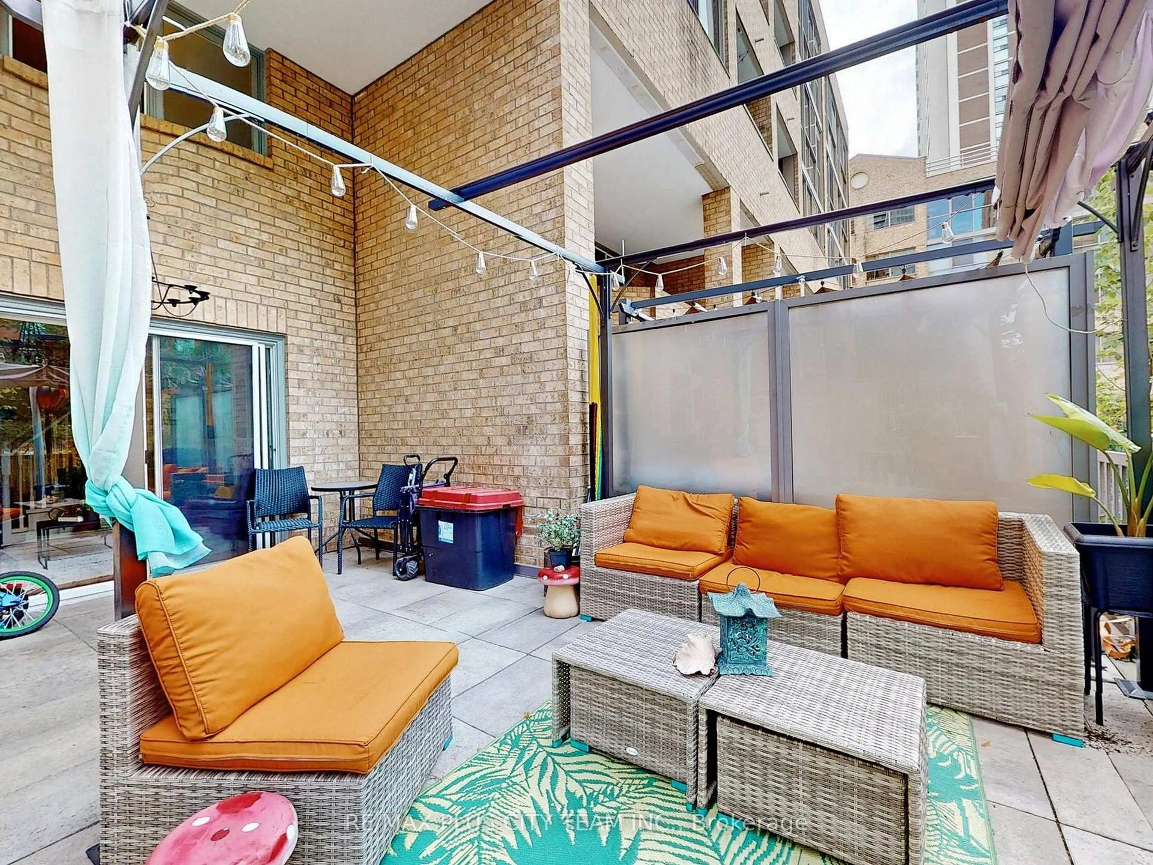 Patio, street for 60 Homewood Ave #TH 112, Toronto Ontario M4Y 2X4