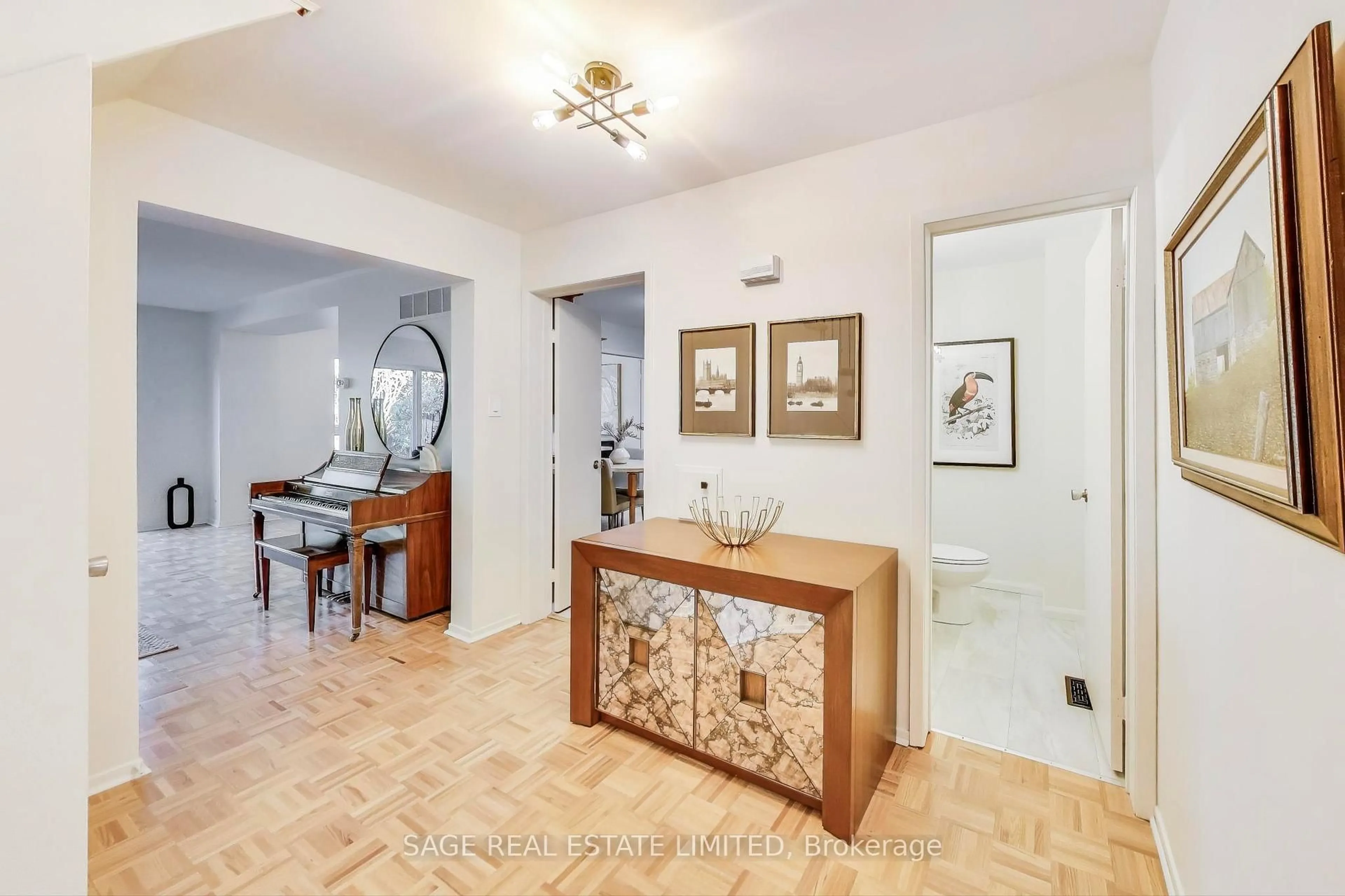 Indoor foyer for 26 Crimson Millway N/A, Toronto Ontario M2L 1T6