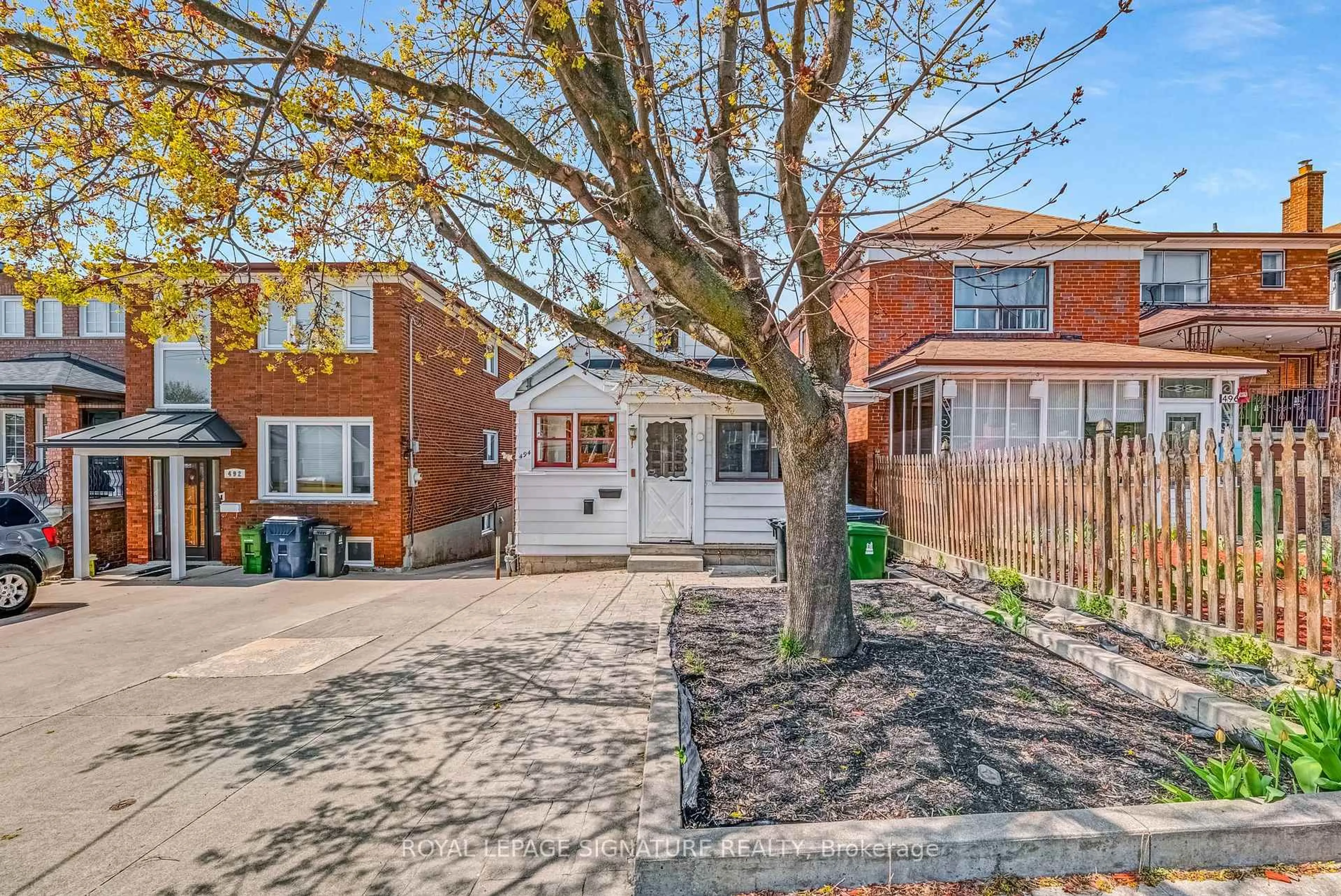 Unknown for 494 Northcliffe Blvd, Toronto Ontario M6E 3L5
