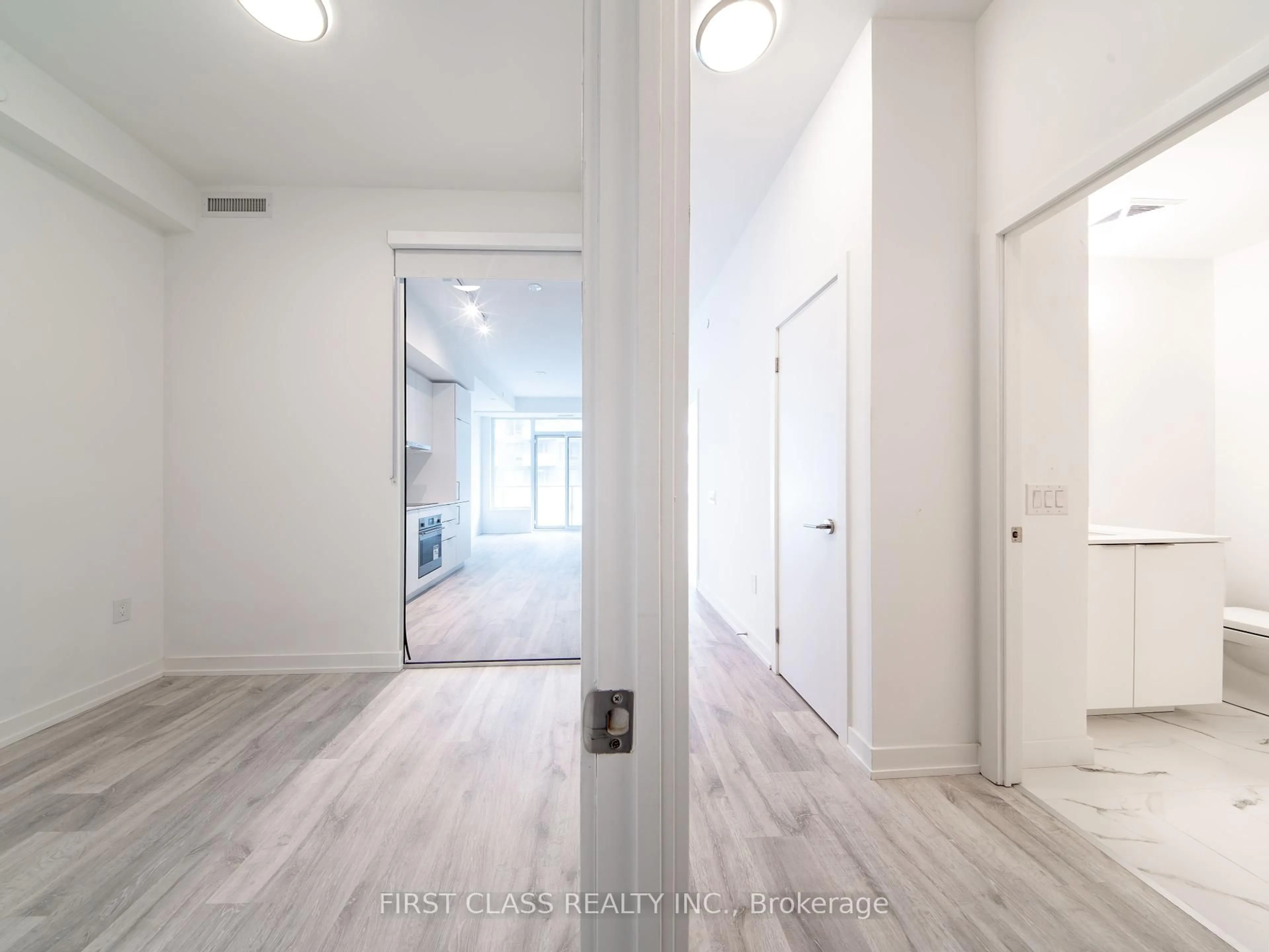 Indoor entryway for 8 Olympic Garden Dr #S604, Toronto Ontario M2M 0B9
