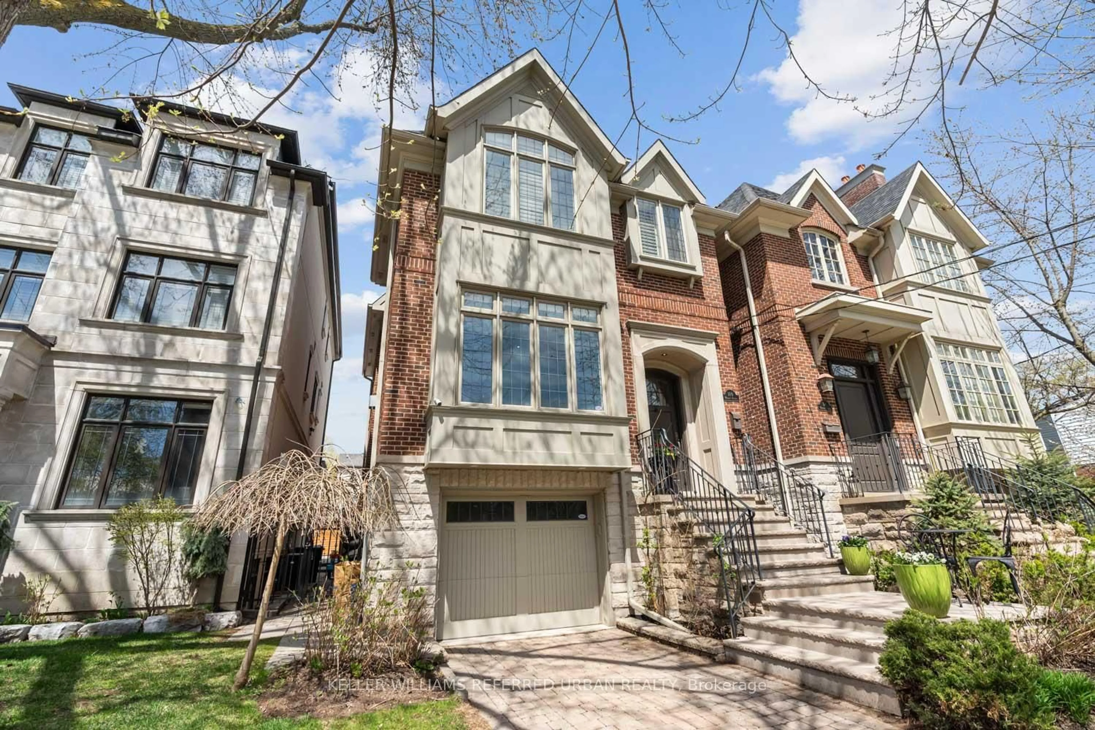 Home with brick exterior material, street for 100 Woburn Ave, Toronto Ontario M5M 1K7