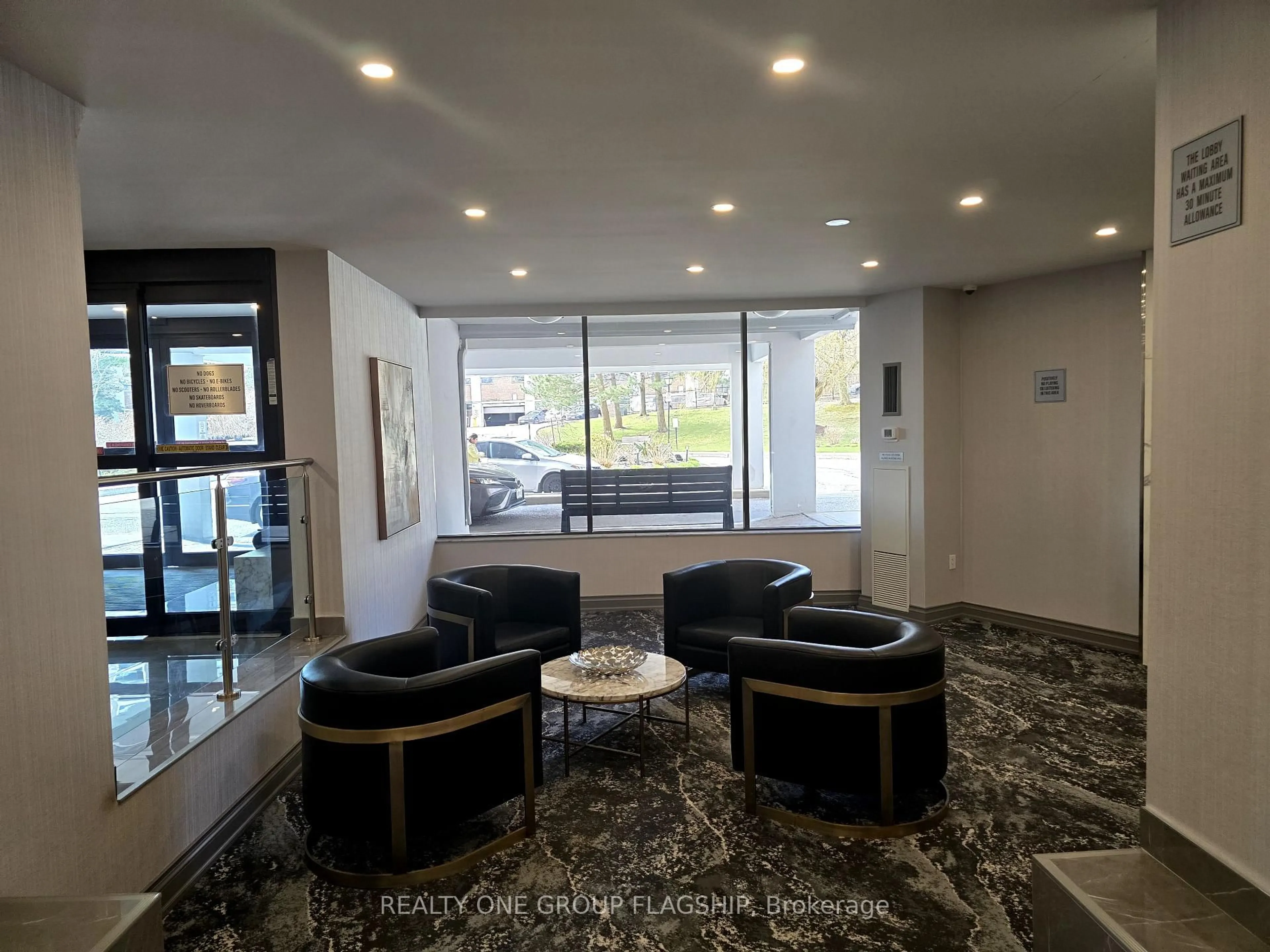 Lobby for 10 Edgecliff Gfwy #1009, Toronto Ontario M3C 3A3
