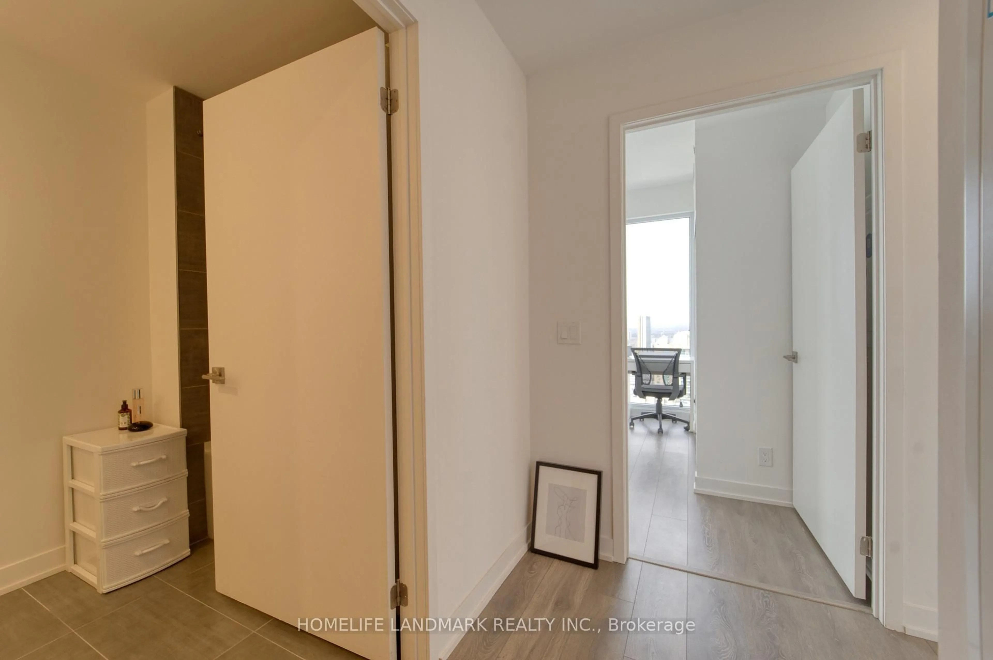 Indoor entryway for 15 HOLMES Ave #2808, Toronto Ontario M2N 0L4