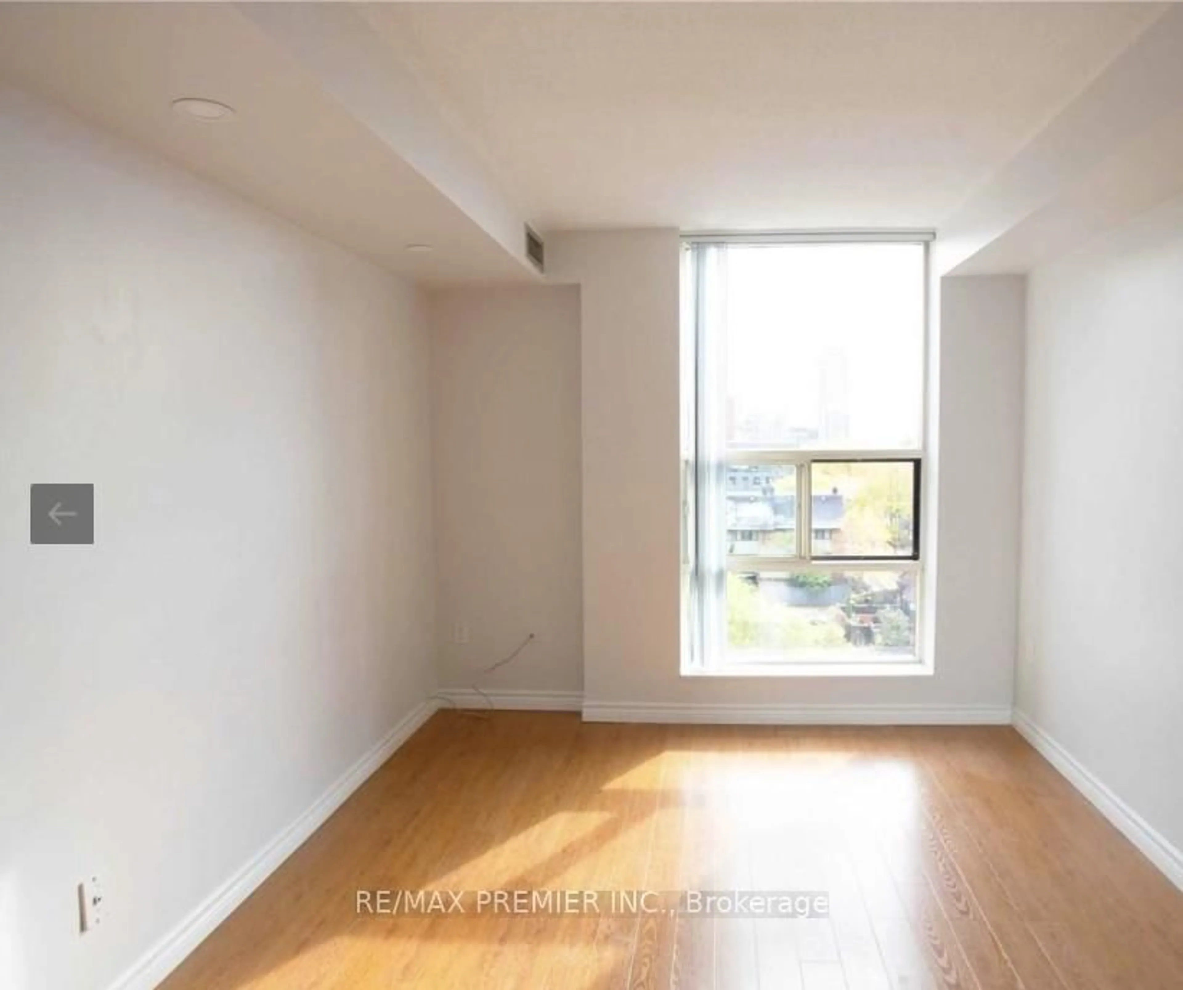 A pic of a room for 725 King St #604, Toronto Ontario M5V 2W9