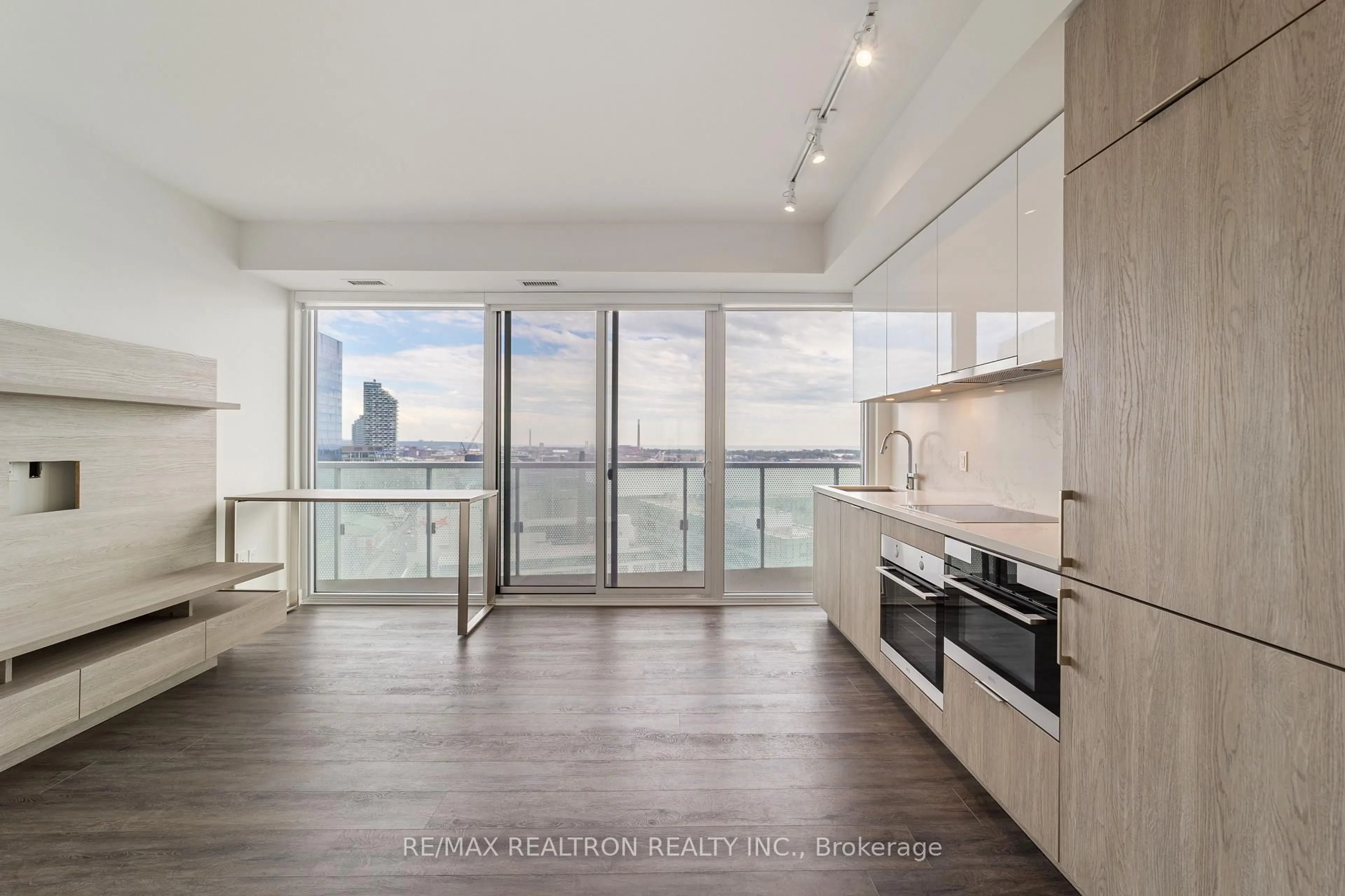 Open concept kitchen, unknown for 15 Queens Quay #2209, Toronto Ontario M5E 0C5